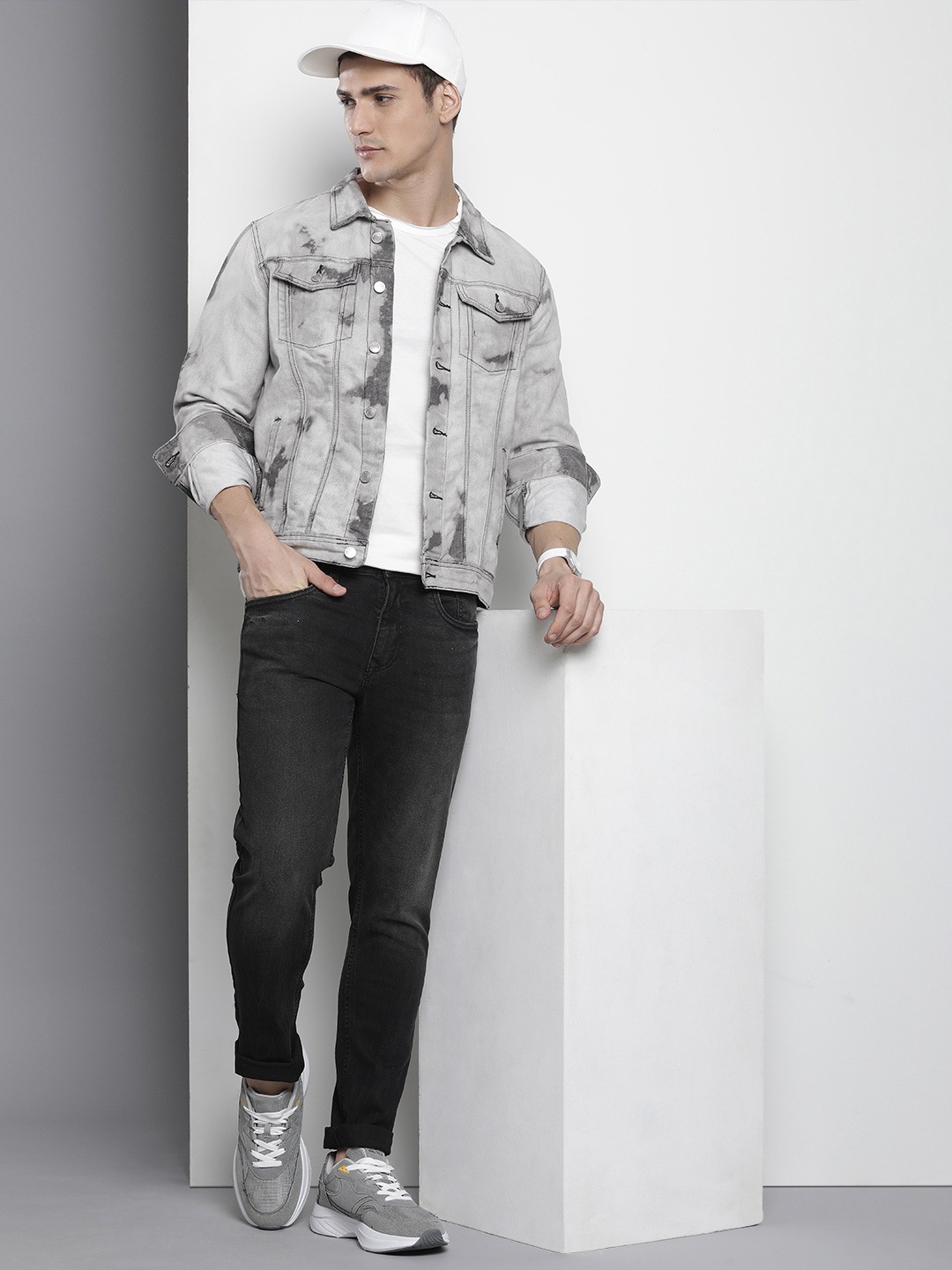

The Indian Garage Co Men Washed Denim Jacket, Grey