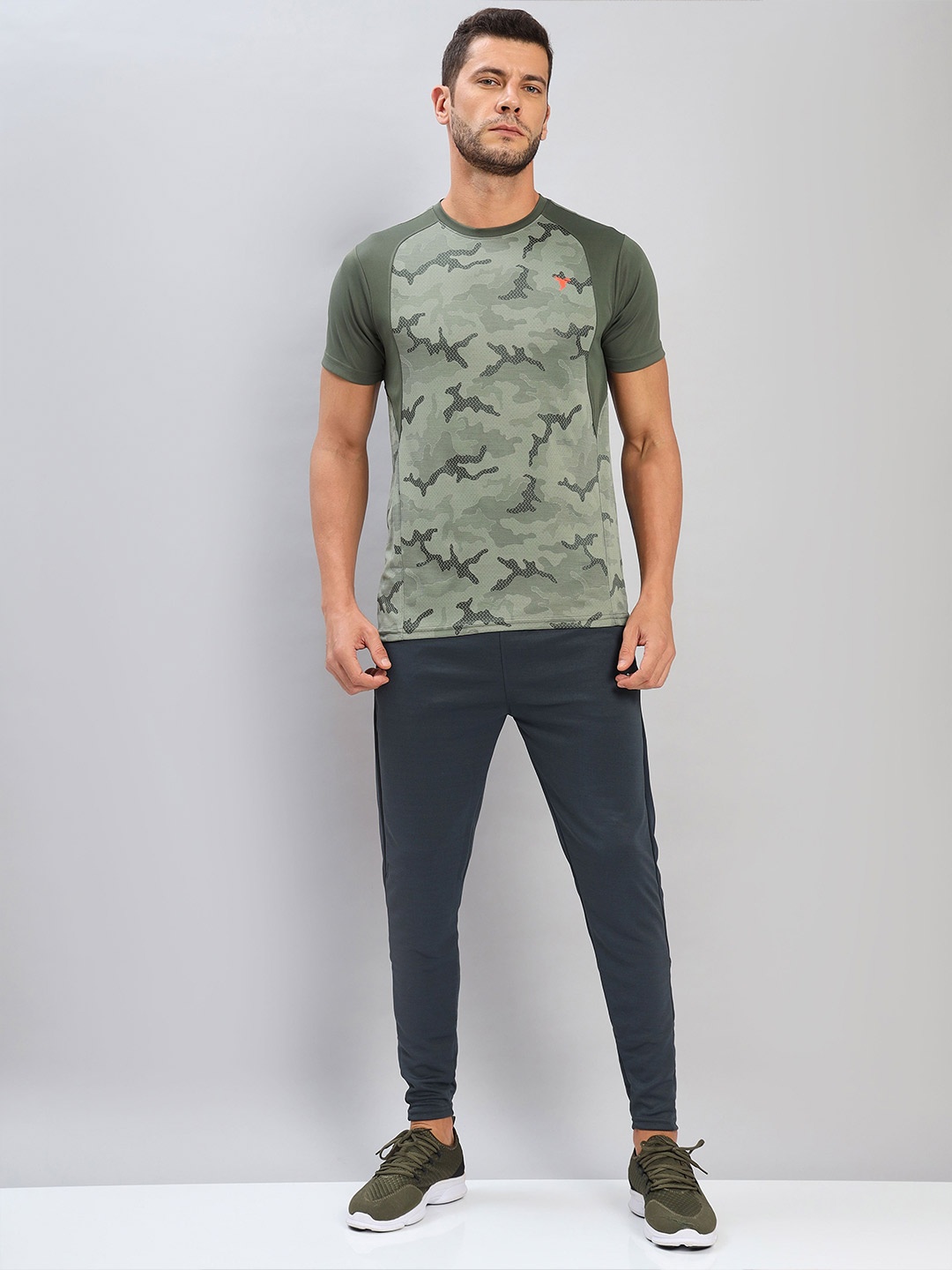 

Technosport Abstract Printed Antimicrobial Slim Fit Sports T-Shirt, Green