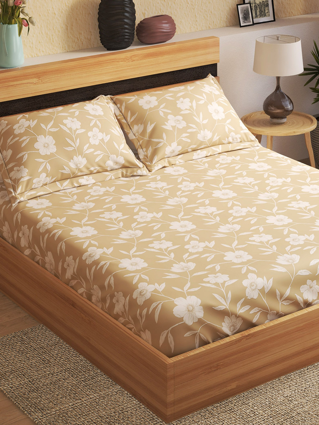 

Home Centre Beige & White Floral 144 TC Cotton Fitted King Bedsheet & 2 Pillow Covers