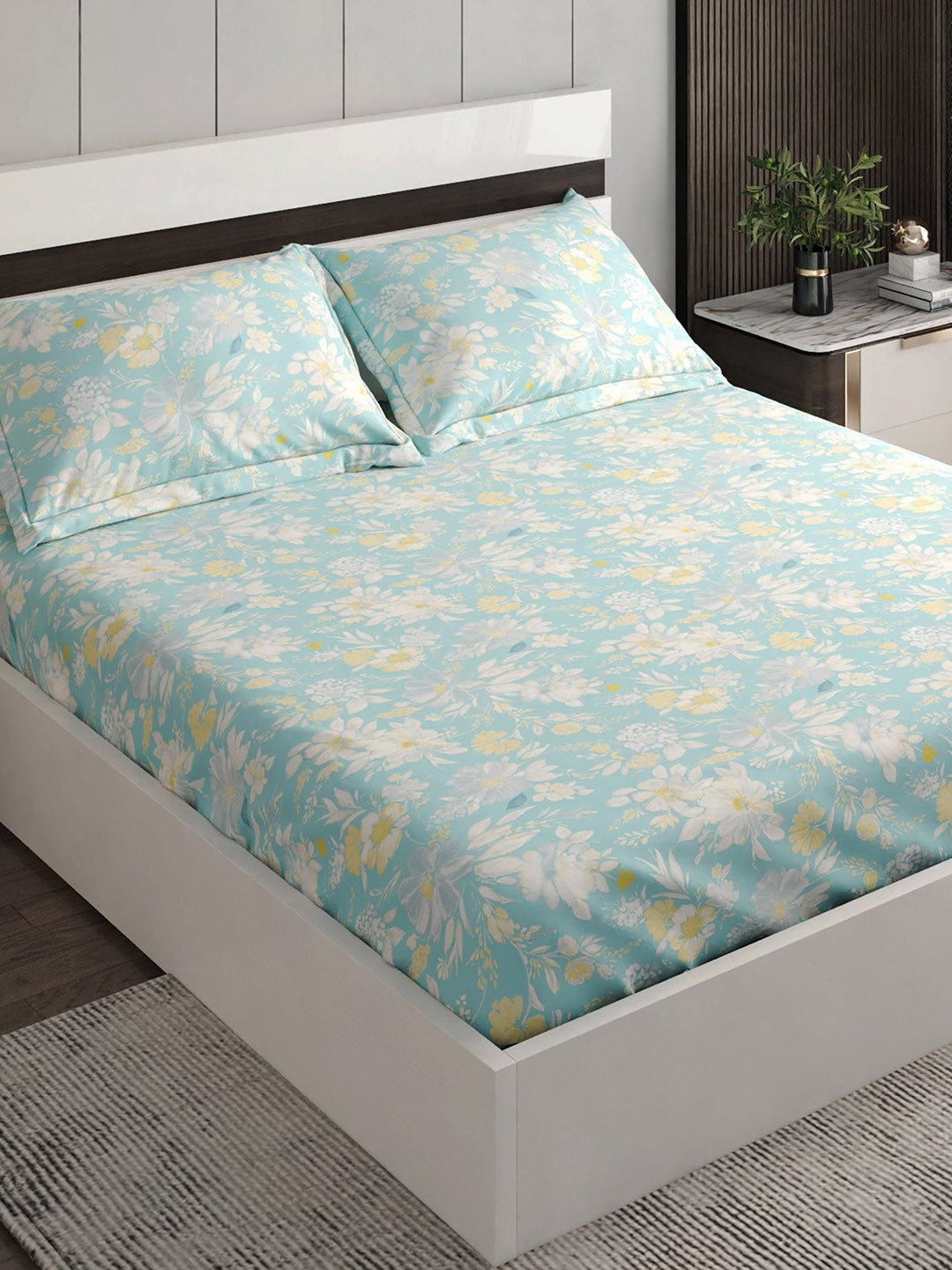 

Home Centre Blue & White Floral 144 TC Fitted Cotton Queen Bedsheet with 2 Pillow Covers, Turquoise blue