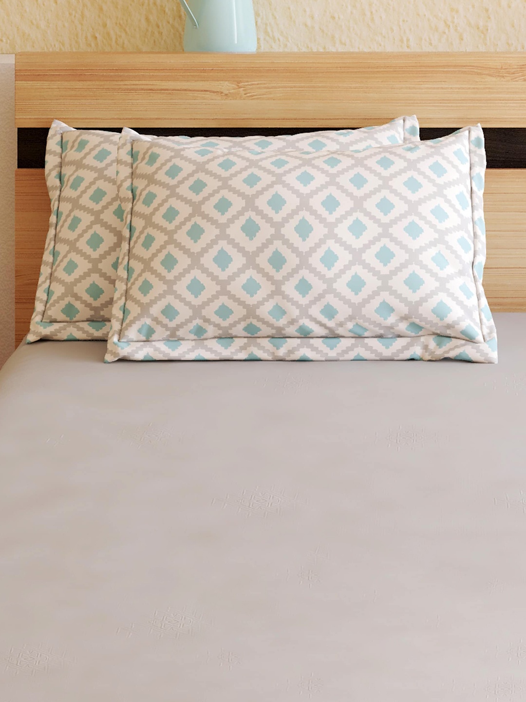 

Home Centre Colour Refresh White & Green 2-Pieces Printed Cotton Pillow Covers