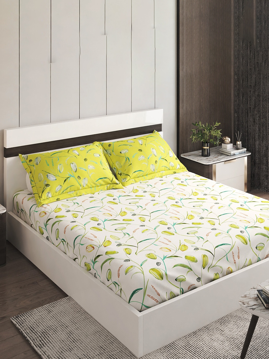 

Home Centre Green & White Floral 144 TC Fitted Cotton Queen Bedsheet with 2 Pillow Covers