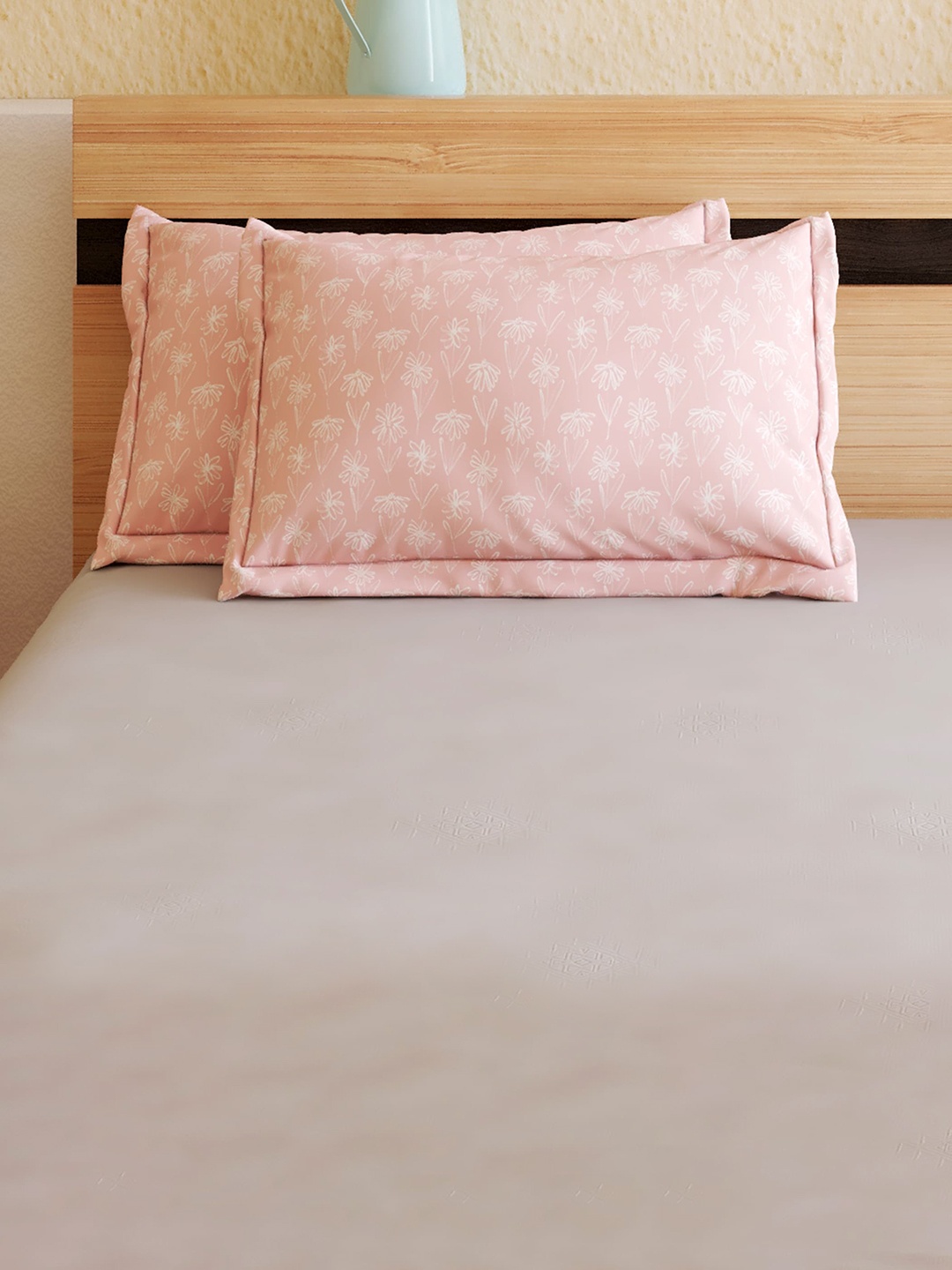 

Home Centre Peach & White 2 Pieces Printed Cotton Pillow Covers
