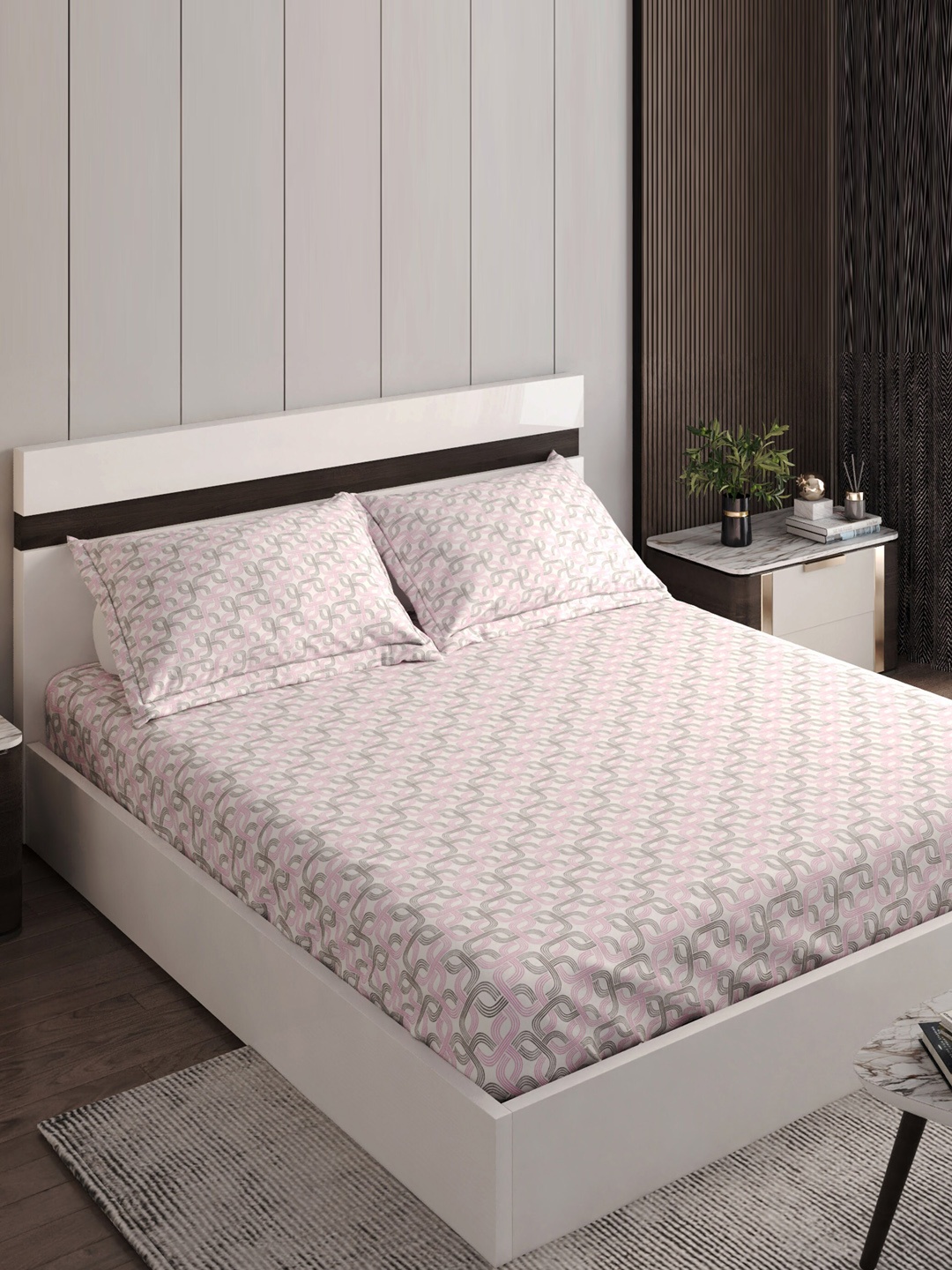 

Home Centre Lavender Geometric 144 TC Fitted Cotton Queen Bedsheet with 2 Pillow Covers