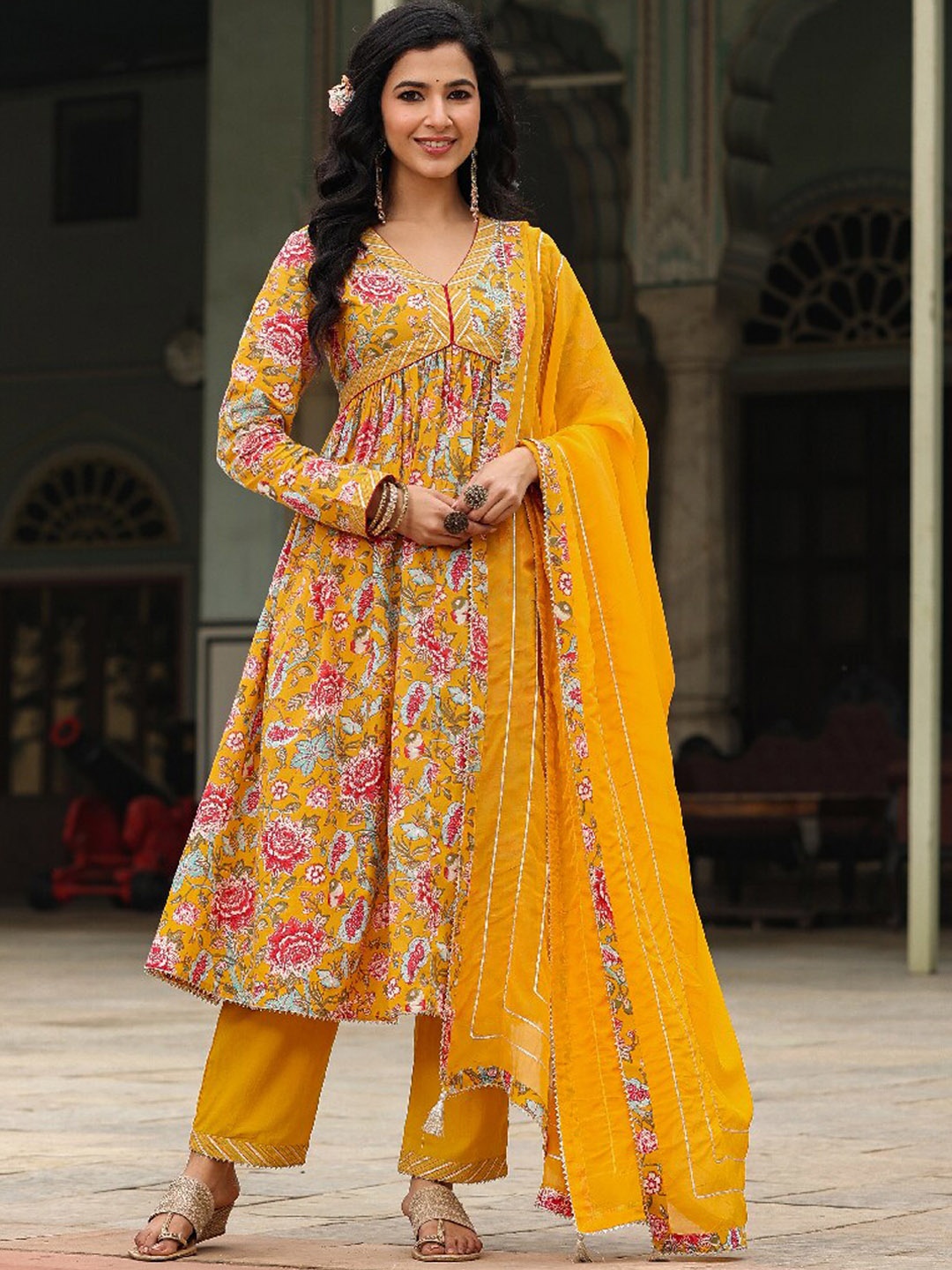 

EverBloom Floral Printed Pure Cotton Kurta with Trousers & Dupatta, Yellow