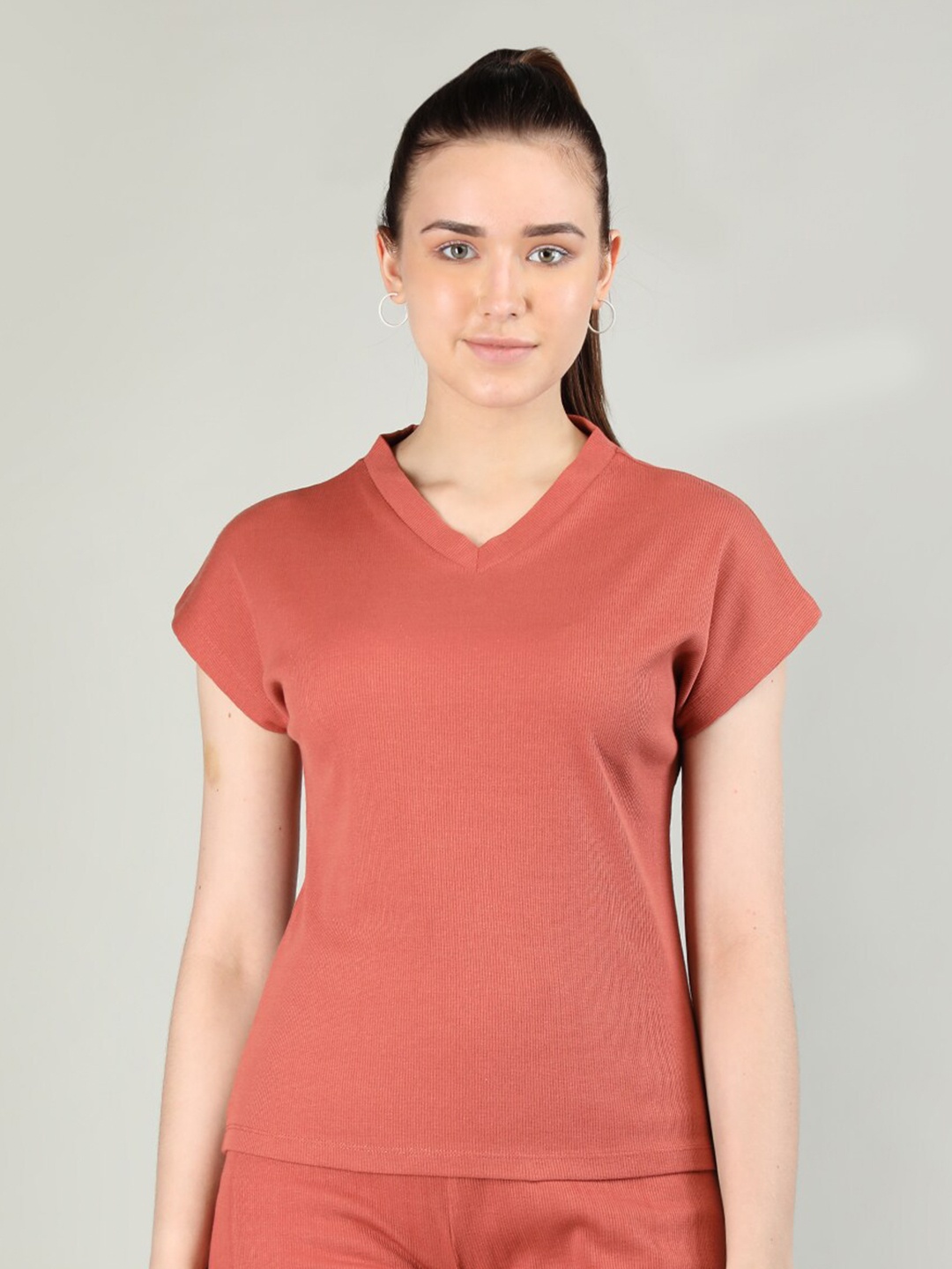 

CHKOKKO V-Neck Extended Sleeves Cotton T-shirt, Rust