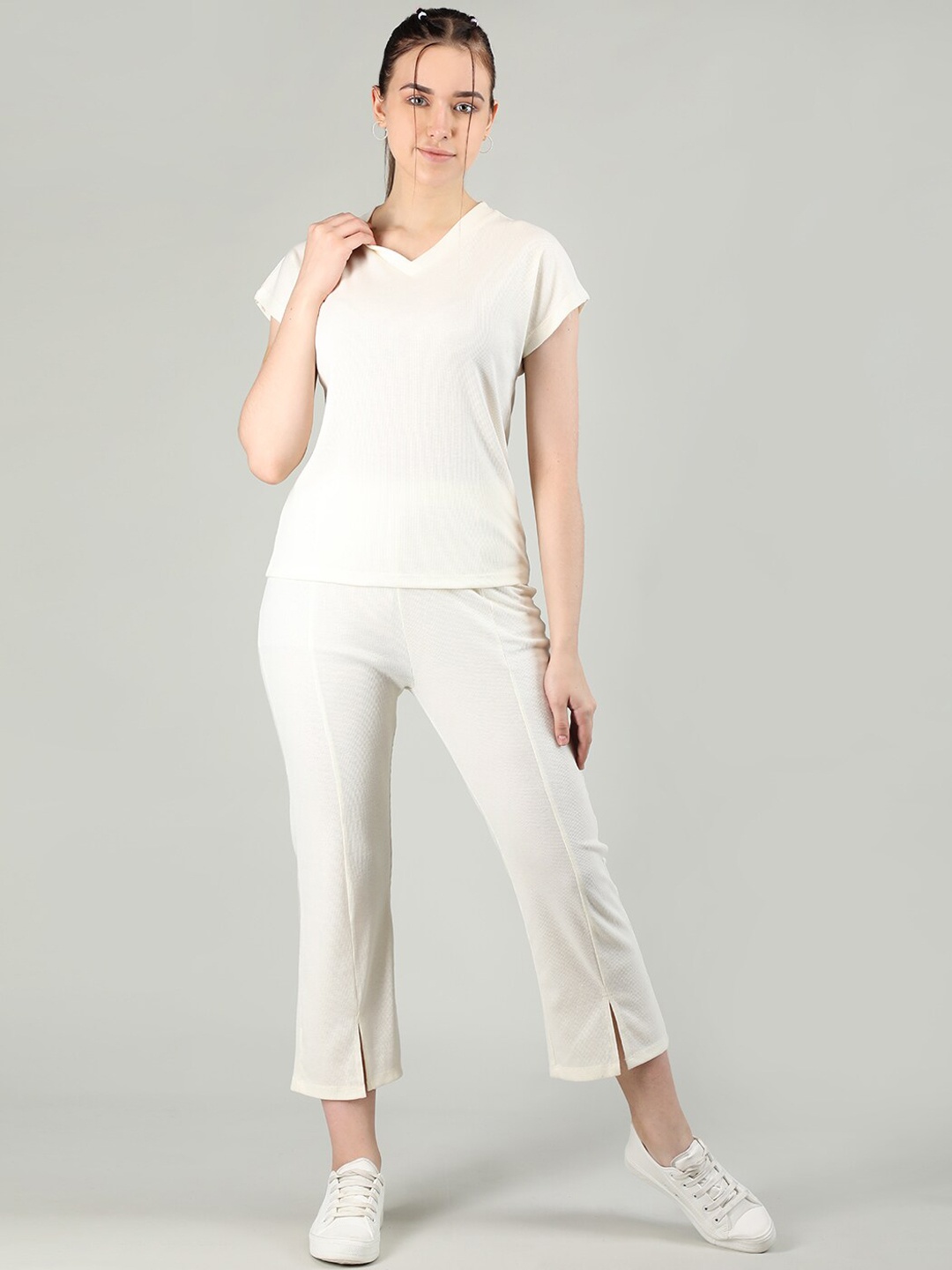 

CHKOKKO V-Neck Short Sleeves Track Suit, Cream