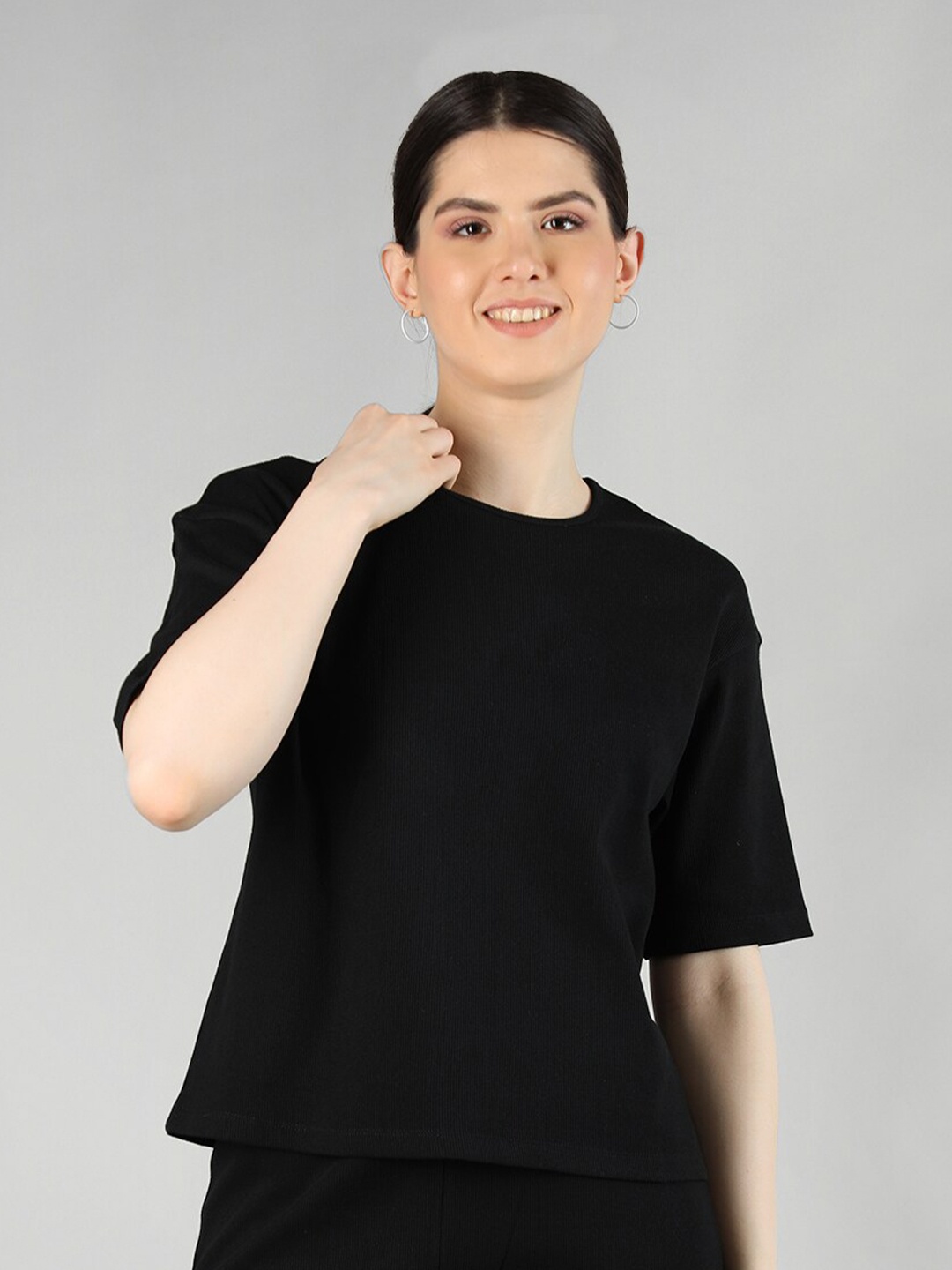 

CHKOKKO Round Neck Short Sleeves Top, Black