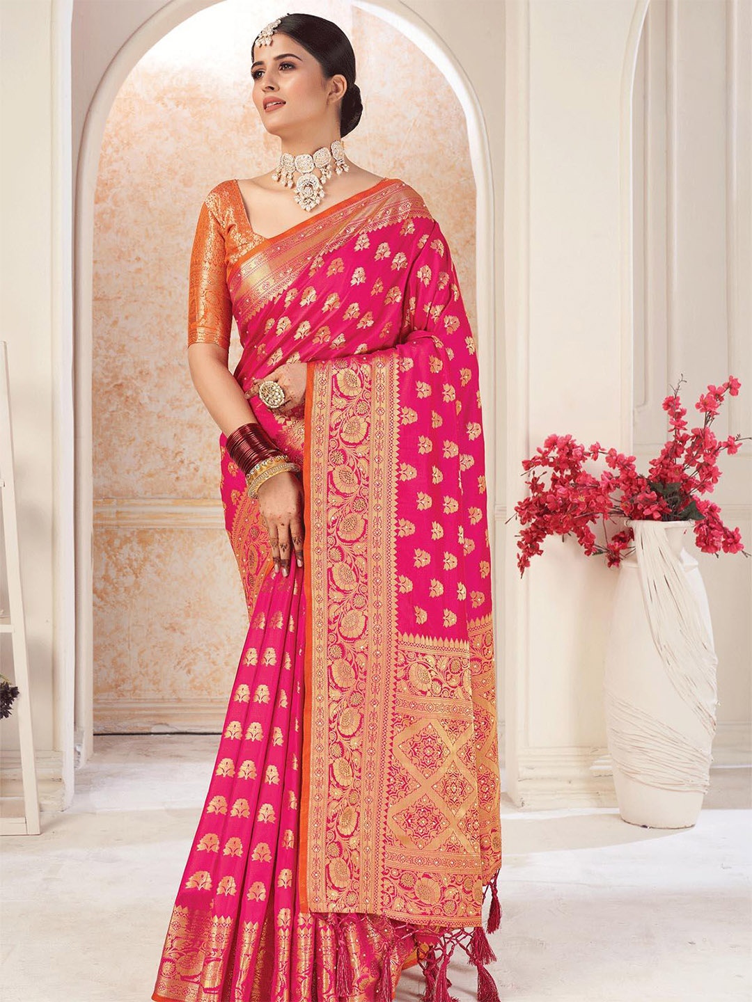 

ODETTE Floral Woven Design Zari Saree, Pink