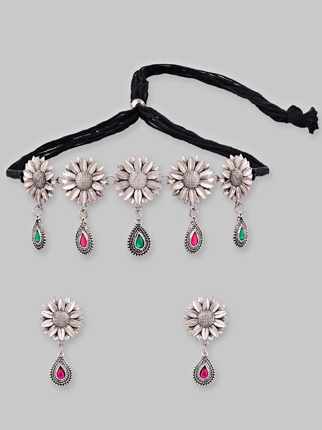 

Samridhi DC Silver-Plated Kundan-Studded Necklace & Earrings Set