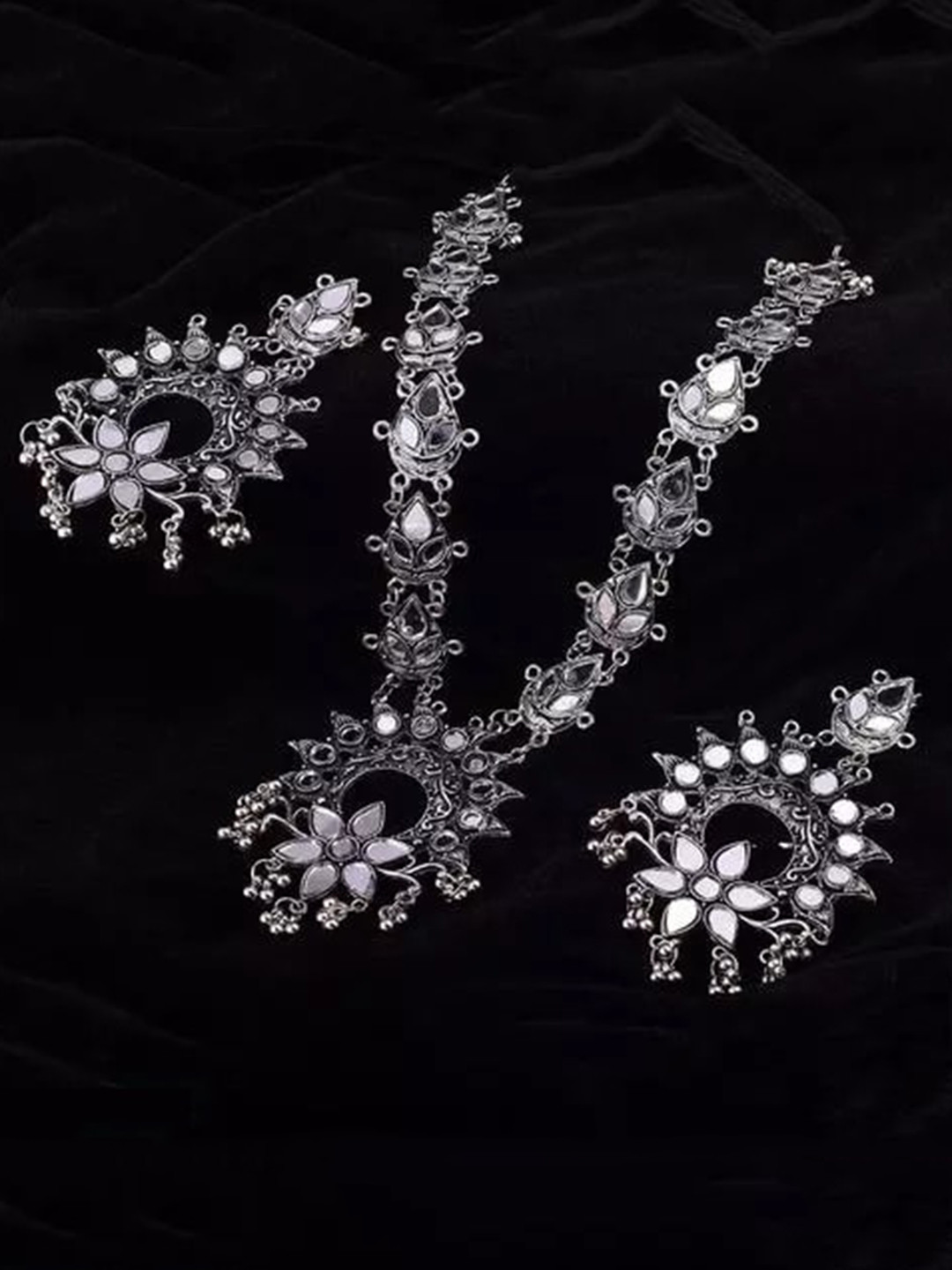 

Samridhi DC Silver-Plated Stone-Beaded Oxidized Necklace & Earrings Set