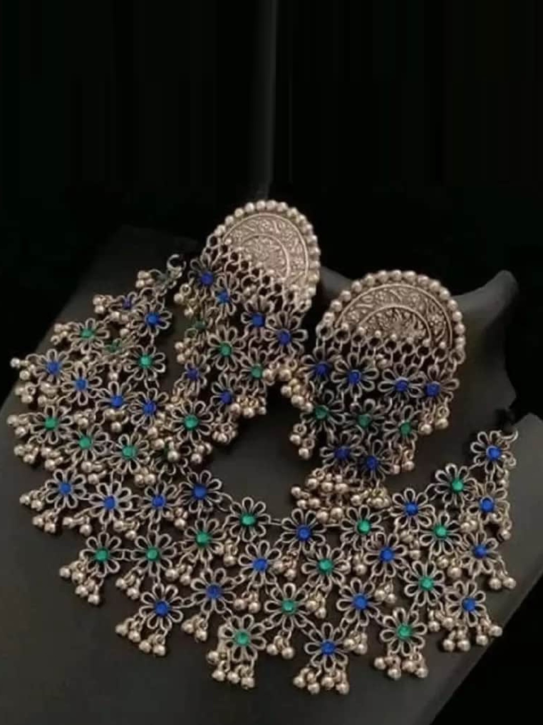 

Samridhi DC Silver-Plated Stone-Studded Jewellery Set