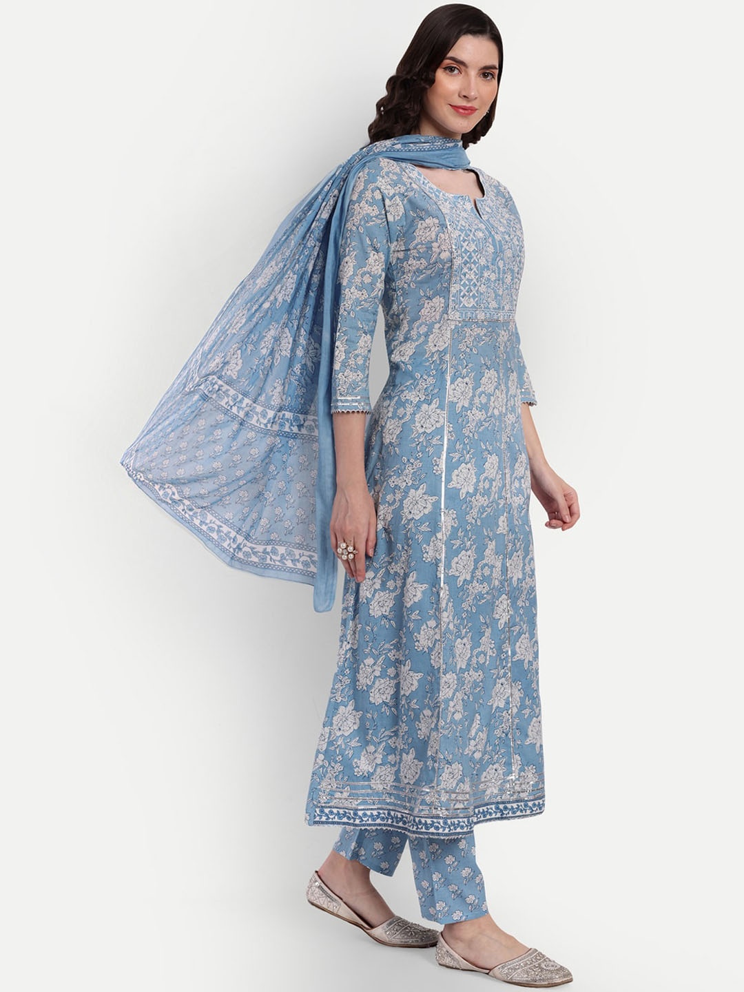 

SINGNI Floral Printed Thread Work Pure Cotton Kurta with Trousers & Dupatta, Blue
