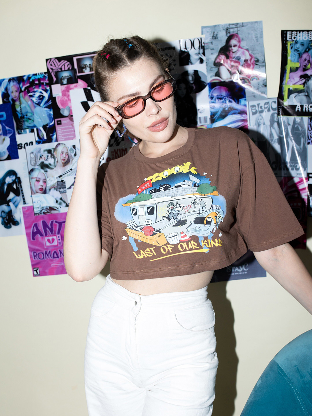 

Stylecast X Hersheinbox Brown Graphic Printed Pure Cotton Boxy Crop Top