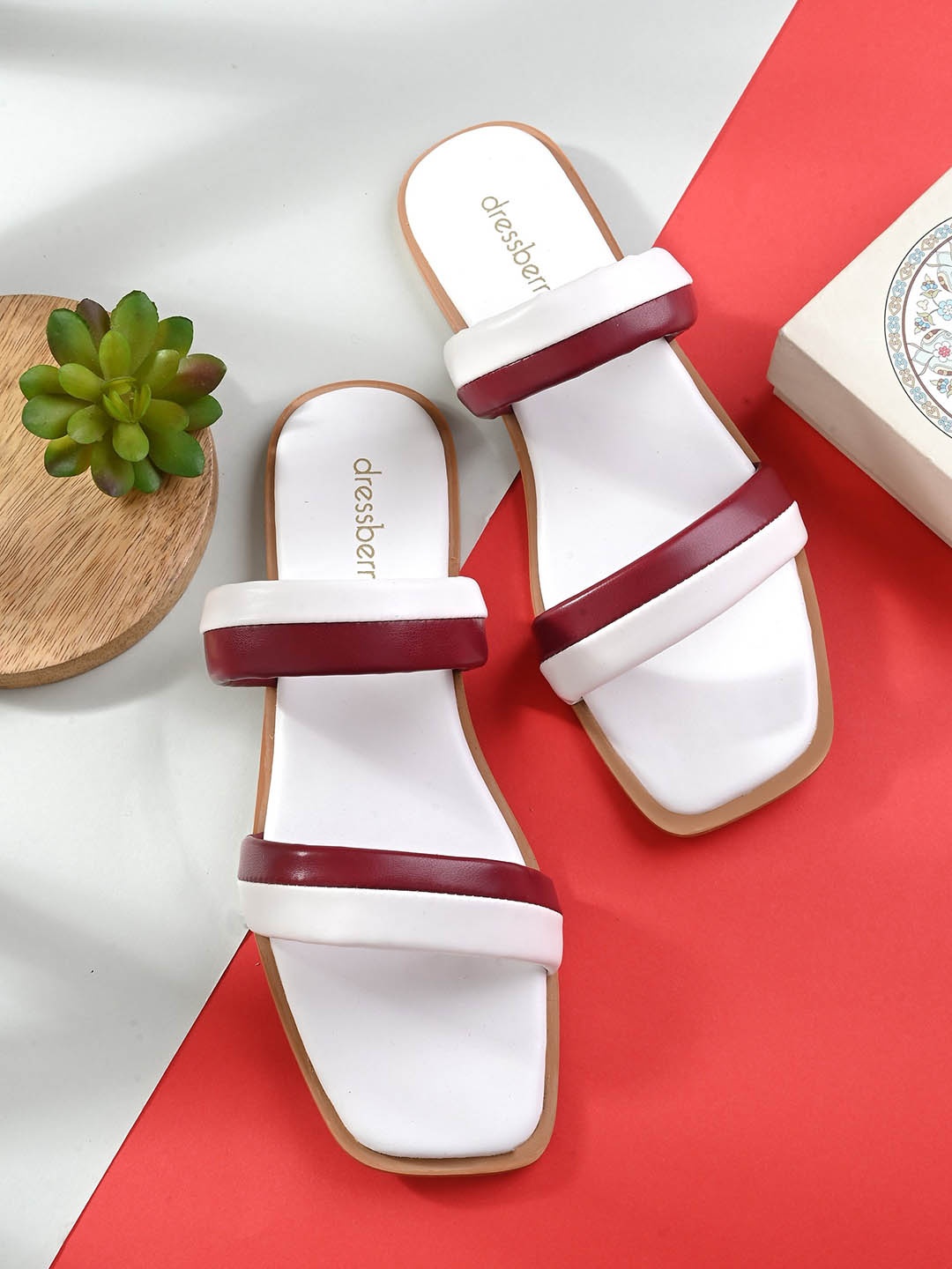 

DressBerry Women Open Toe Flats, White