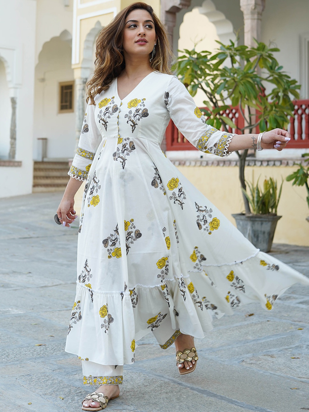 

Bunaai Floral Printed Anarkali Pure Cotton Kurta with Trousers, White