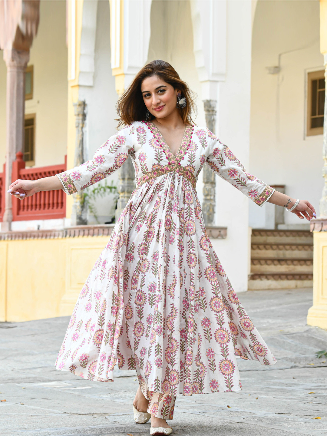

Bunaai Floral Printed Empire Anarkali Pure Cotton Kurta with Palazzos, White