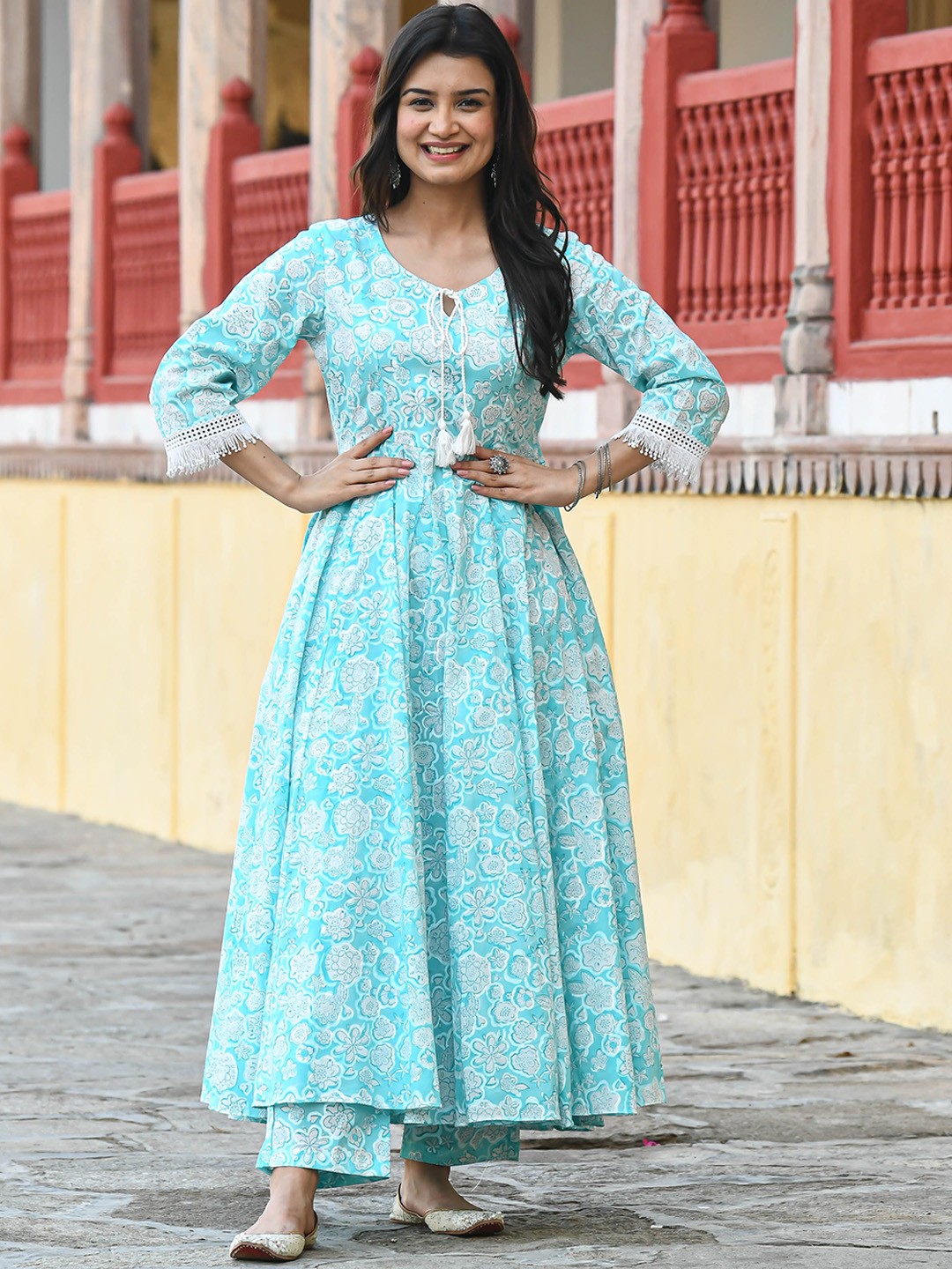 

Bunaai Floral Printed Anarkali Pure Cotton Kurta with Palazzos, Blue