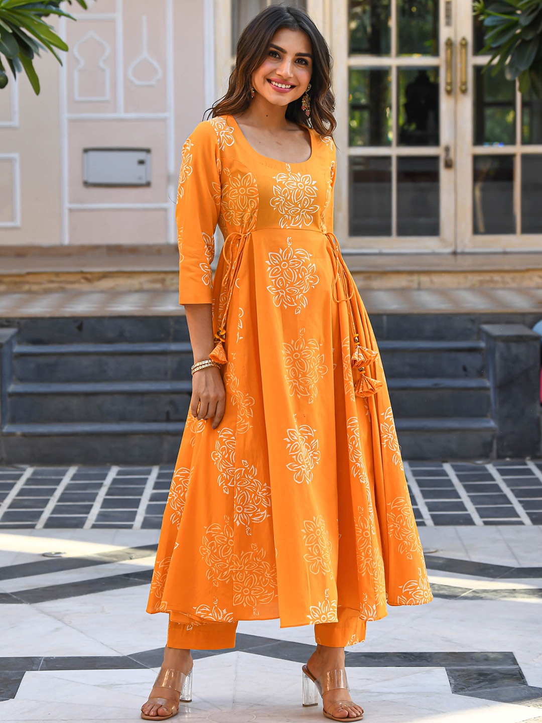 

Bunaai Floral Printed Empire Pure Cotton Kurta With Trousers, Orange
