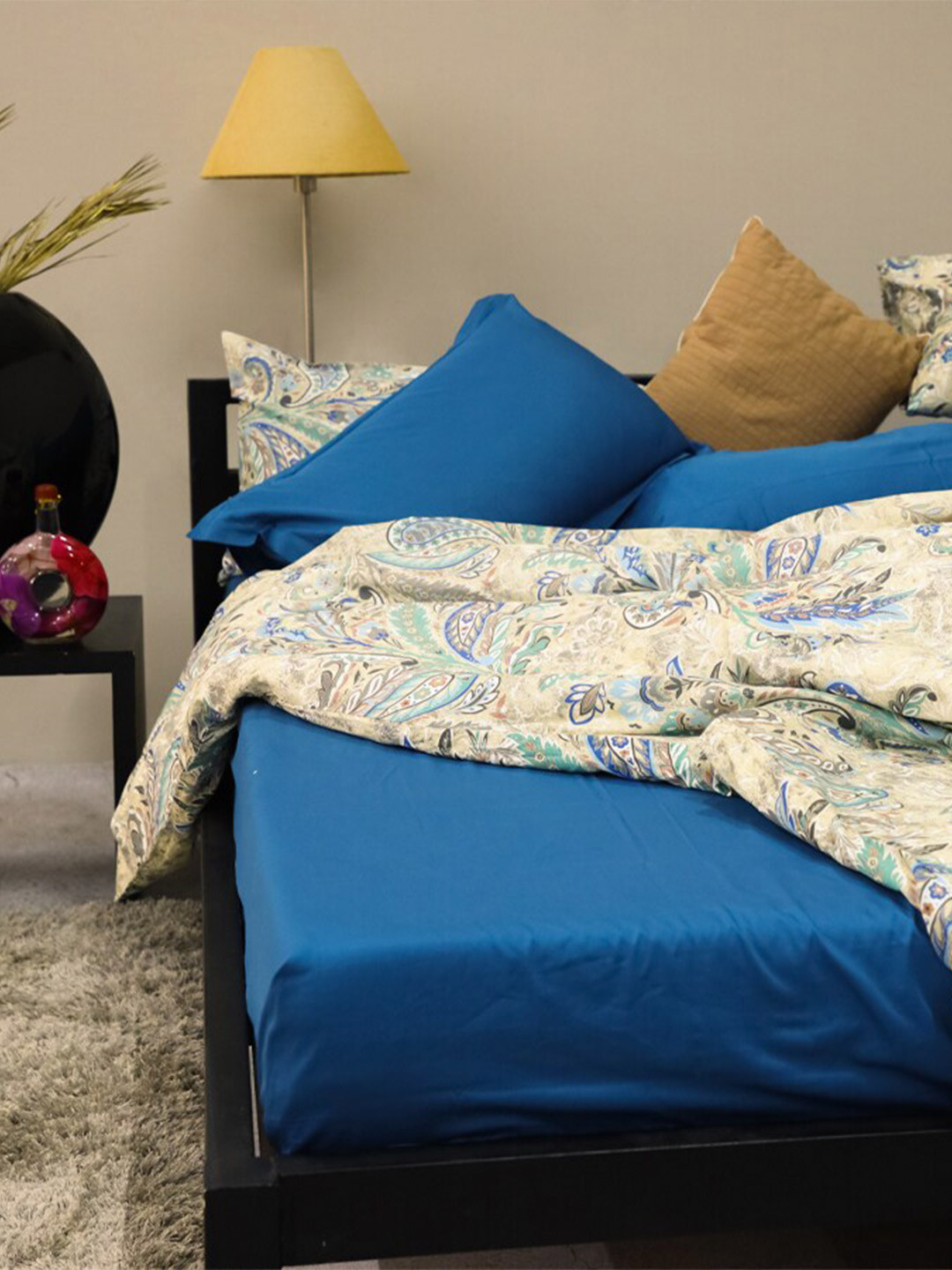 

BLUE DAHLIA Blue & Green Floral 250 TC King Bedsheet With 2 Pillow Covers