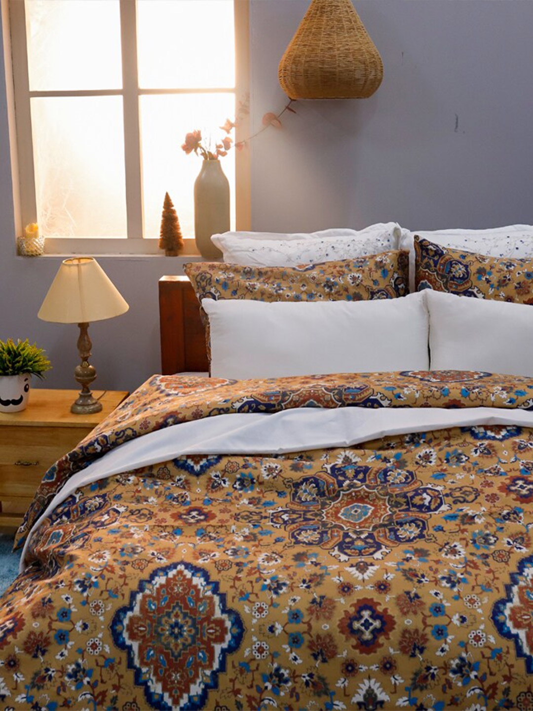 

BLUE DAHLIA Brown & Blue Ethnic Motifs Flat 250 TC King Bedsheet With 2 Pillow Covers