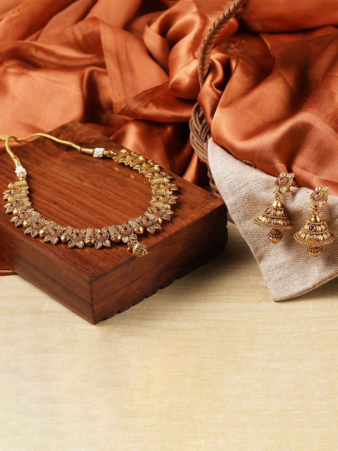 

XPNSV Gold-Plated Jewellery Set