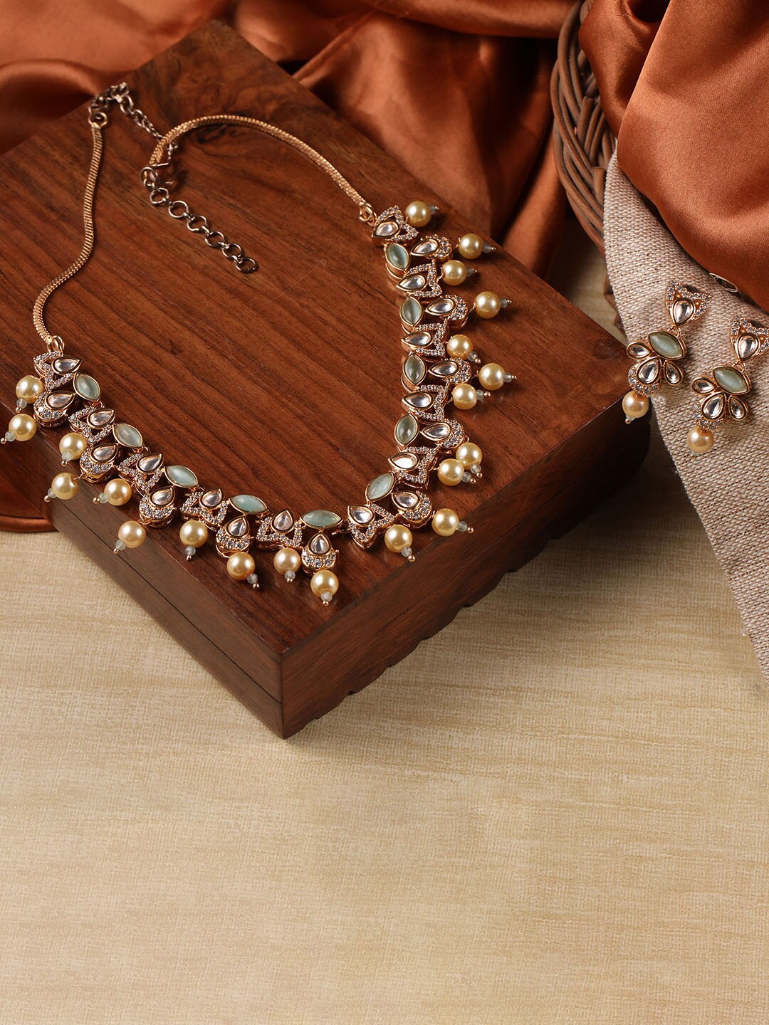

XPNSV Gold-Plated Jewellery Set