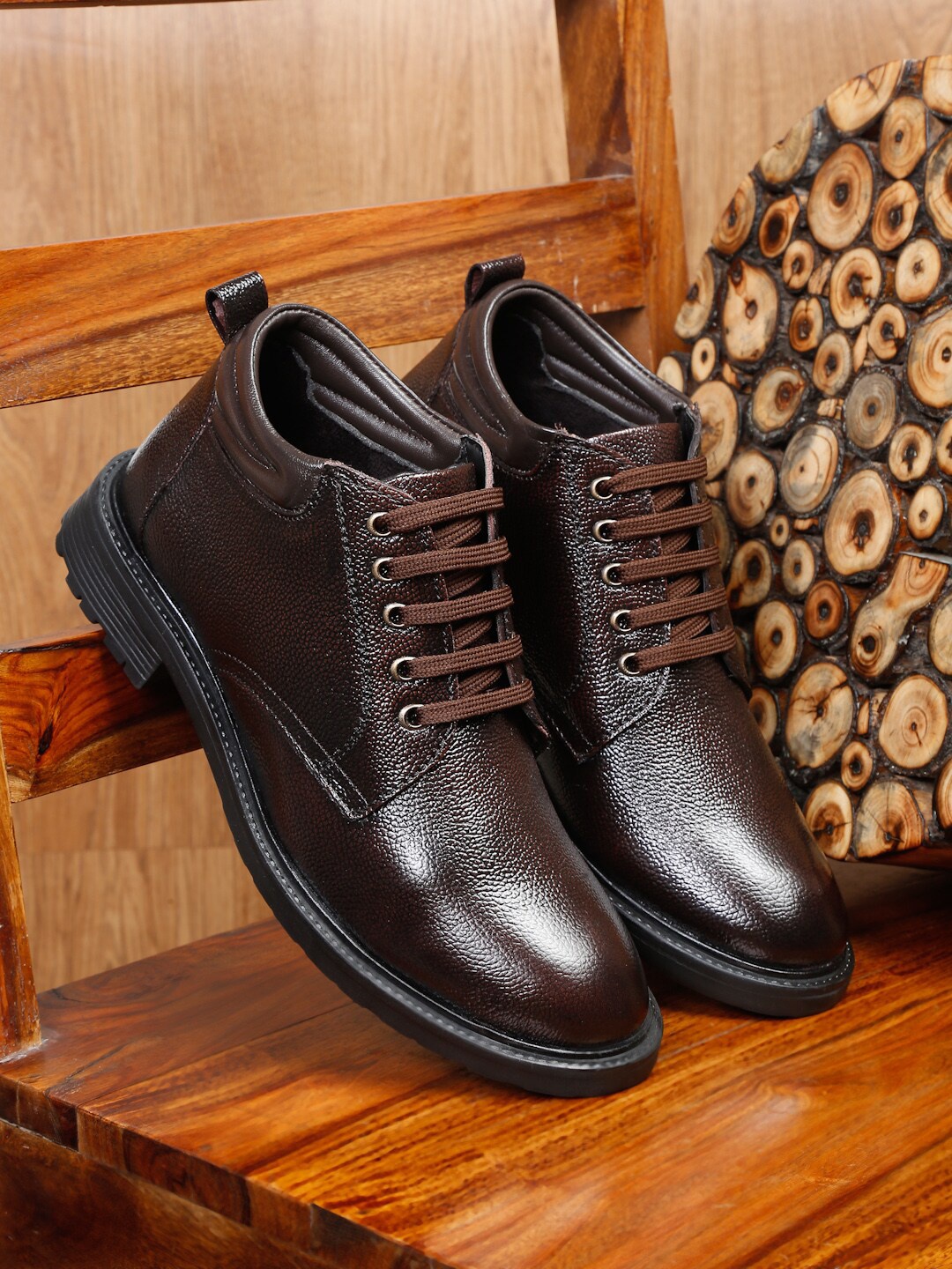 

Teakwood Leathers Men Textured Round-Toe Leather Regular Boots, Brown