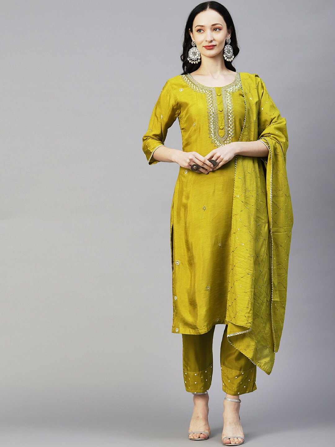 

FASHOR Green Ethnic Motif Embroidered Sequinned Kurta With Trousers & Dupatta