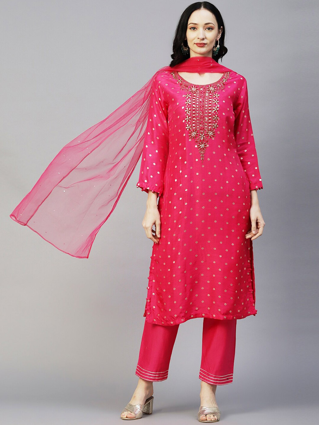 

FASHOR Fuchsia & Gold Embroidered Beads & Stones Kurta With Trousers & Dupatta