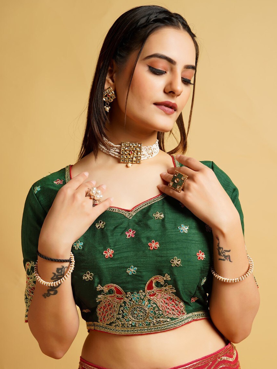 

VISHNU WEAVES Ethnic Motifs Embroidered Saree Blouse, Green