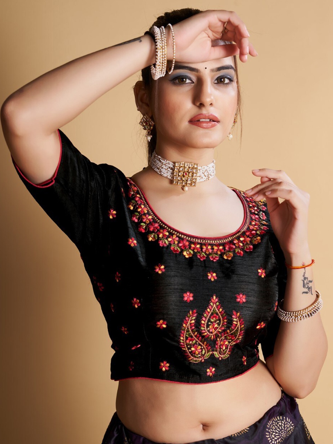 

VISHNU WEAVES Ethnic Motifs Embroidered Saree Blouse, Black
