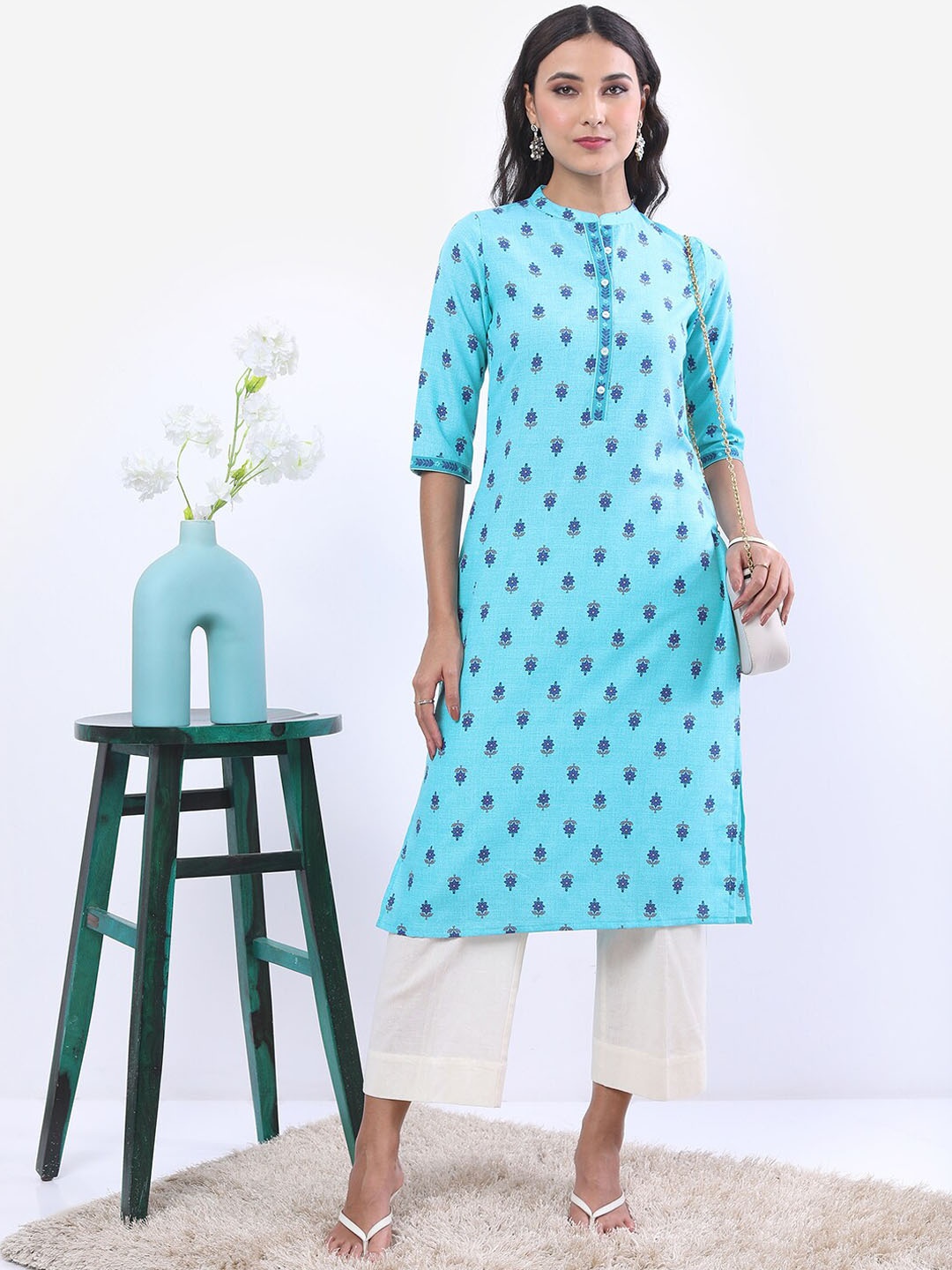 

Vishudh Mandarin Collar Ethnic Motifs Printed Kurta, Blue