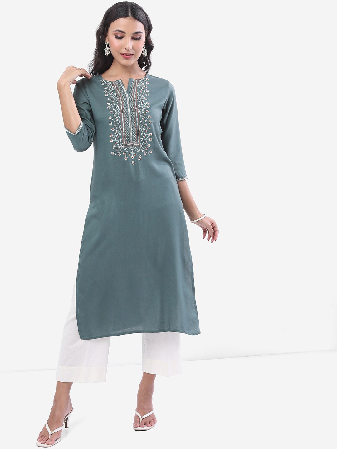 

Vishudh Floral Yoke Design Thread Work Kurta, Olive