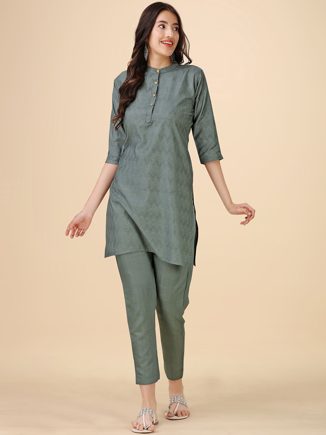

heemara Mandarin Collar Woven Design Chanderi Silk Kurta with Trousers, Grey
