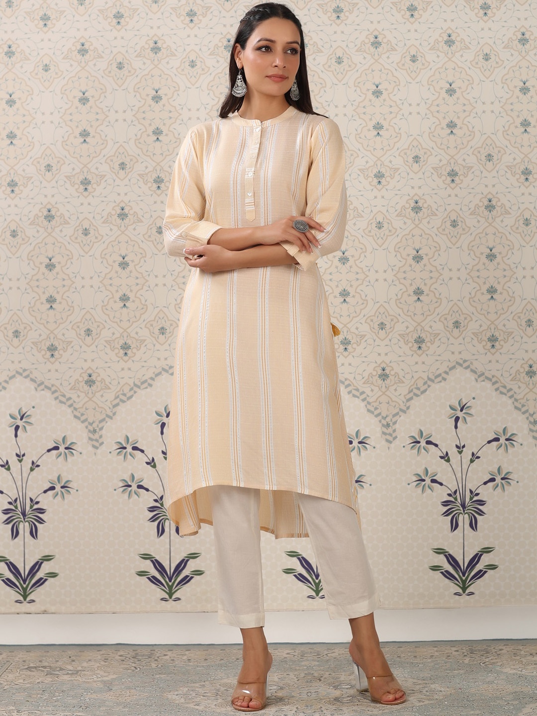

Ode by House of Pataudi Mandarin Collar Striped A-Line Kurta, Cream