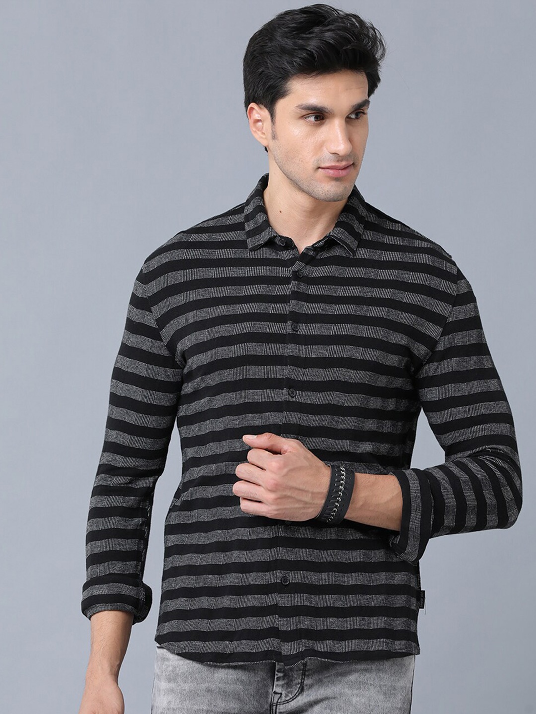 

Voi Jeans Striped Slim Fit Cotton Casual Shirt, Black