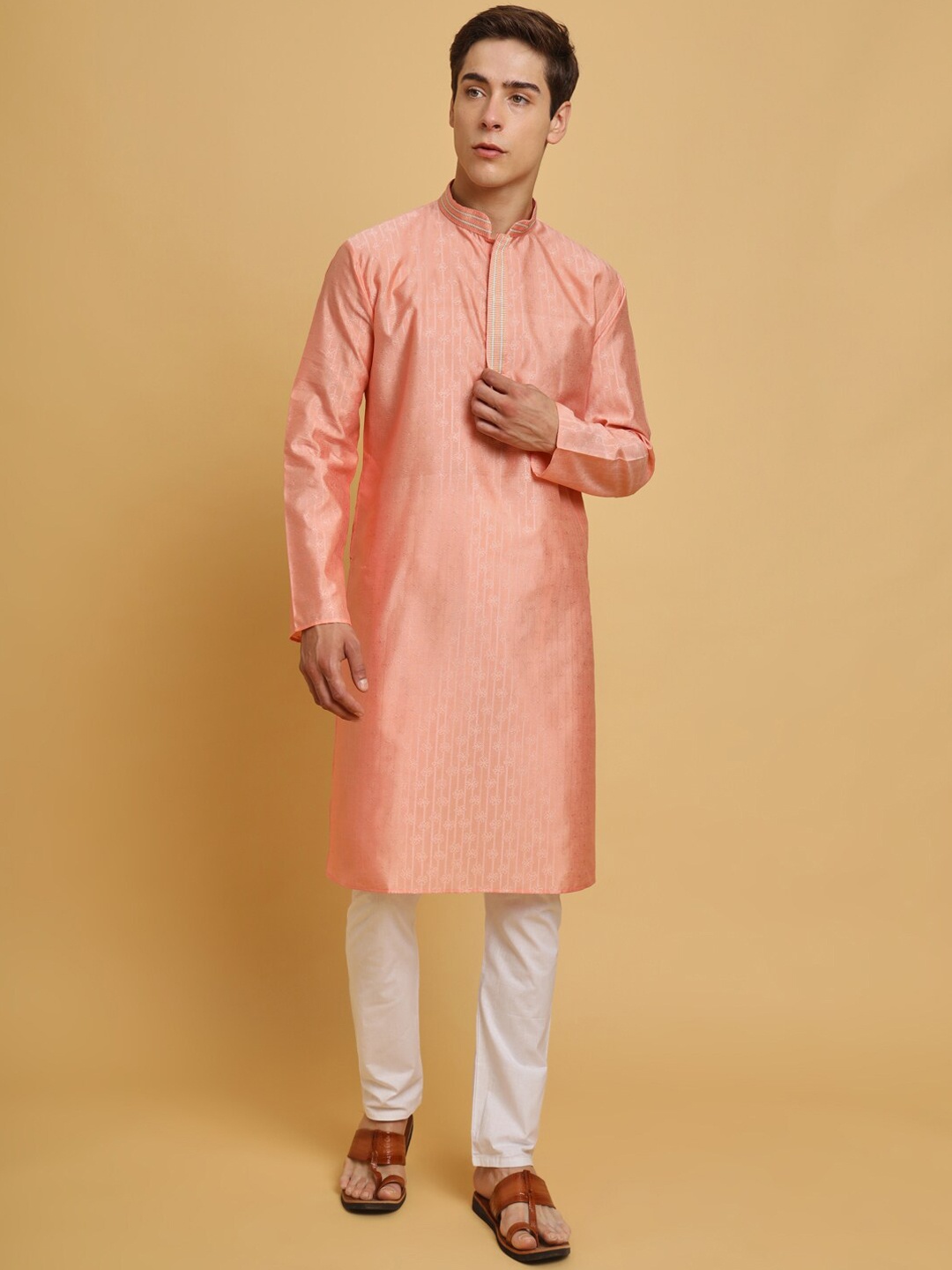 

SWAGG INDIA Mandarin Collar Woven Design Jacquard Chanderi Cotton Kurta, Peach