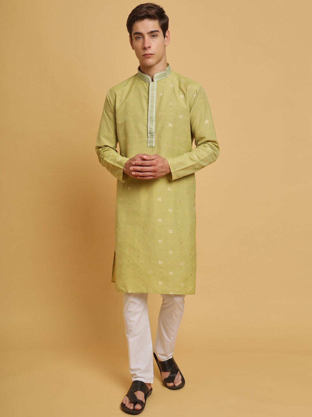 

SWAGG INDIA Mandarin Collar Woven Design Thread Work Jacquard Pure Cotton Kurta, Green