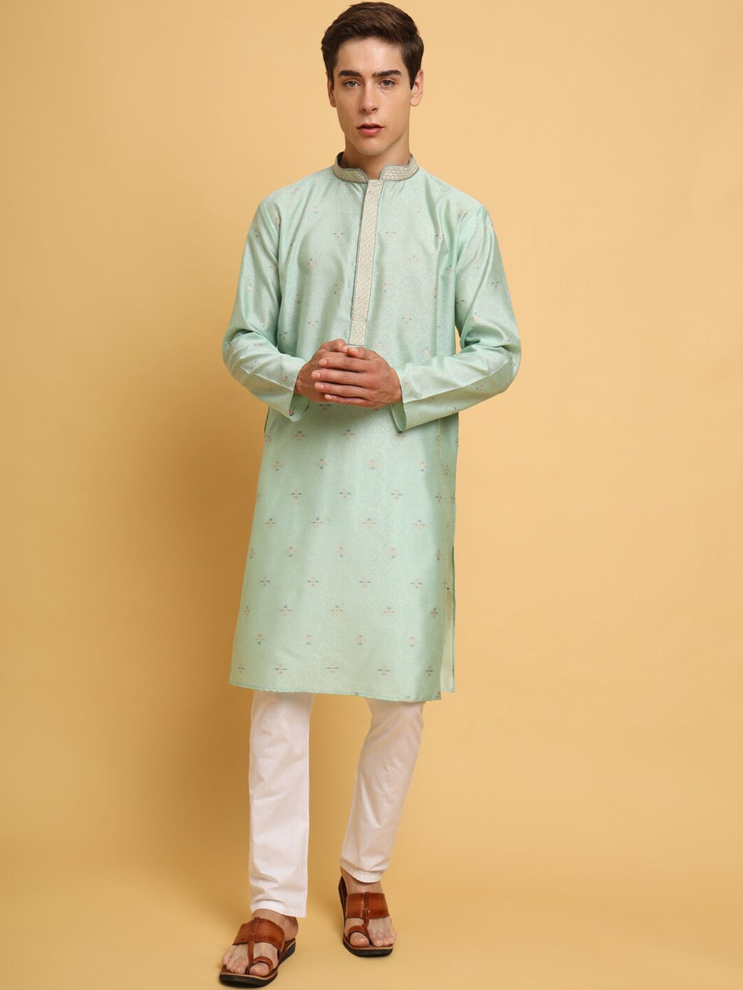 

SWAGG INDIA Mandarin Collar Woven Design Thread Work Jacquard Kurta, Sea green