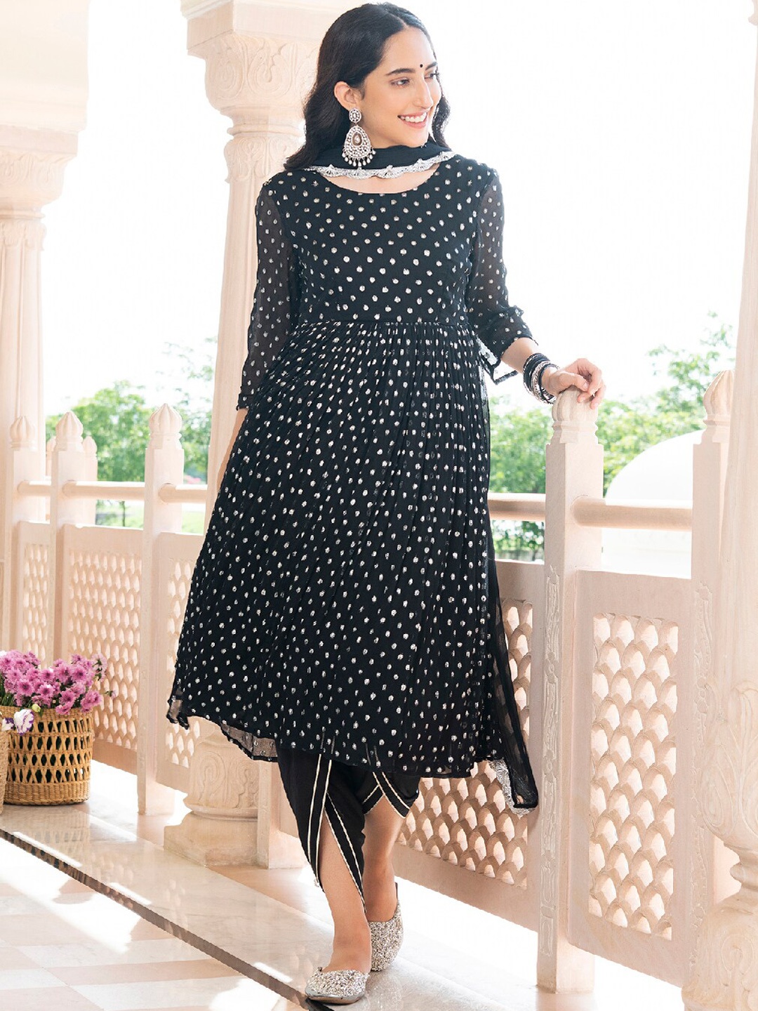 

EverBloom Self Design Anarkali Kurta with Dhoti Pants & Dupatta, Black