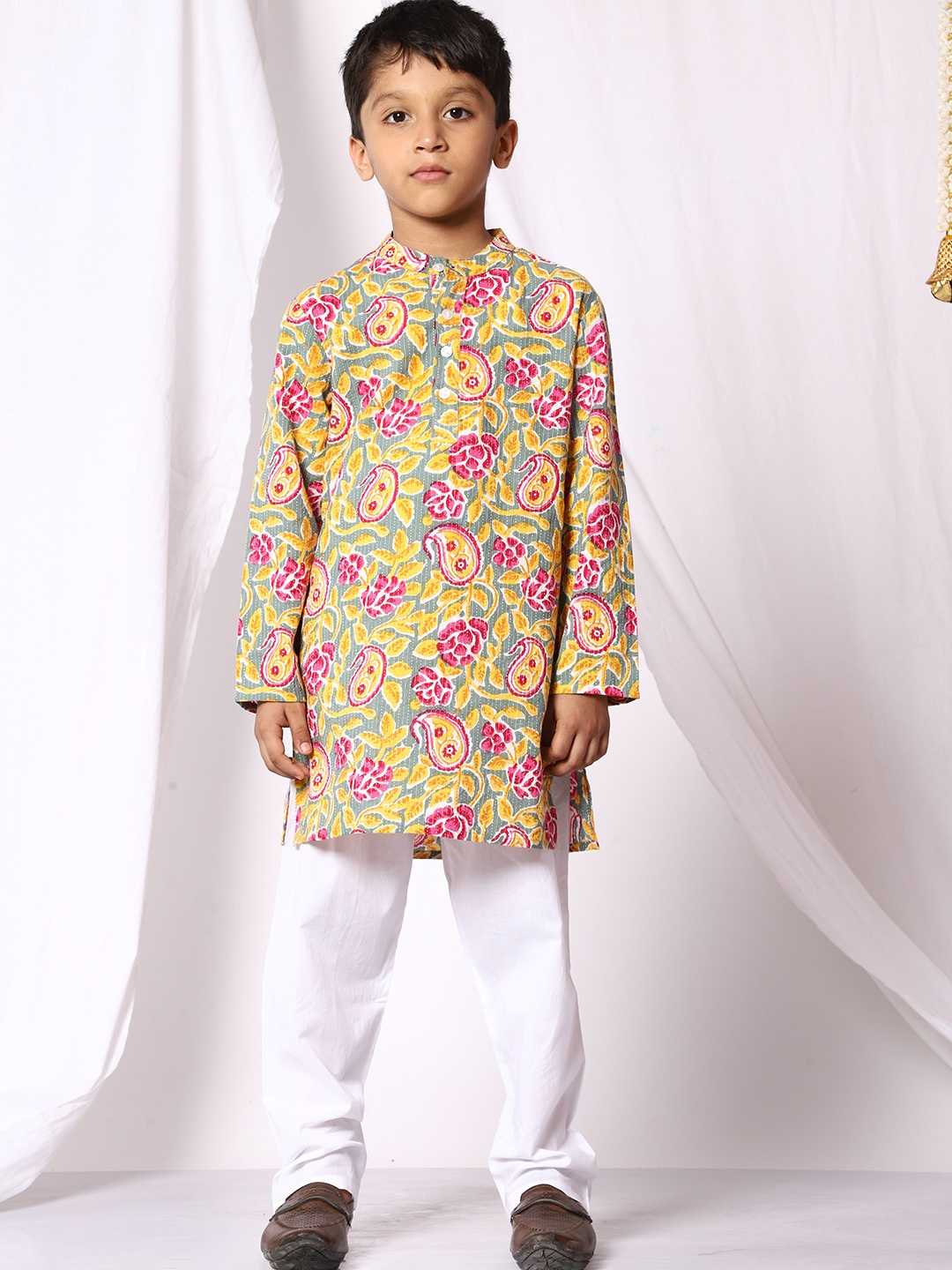 

Ka-mee Boys Ethnic Motifs Printed Pure Cotton Kurta with Pyjamas, Mustard