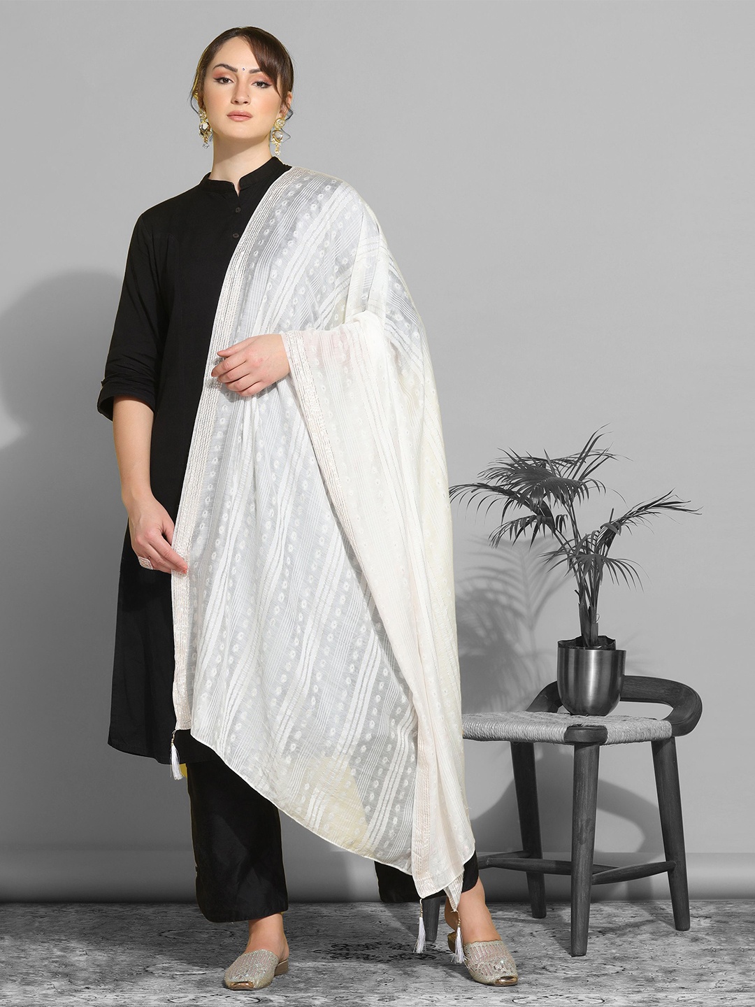 

Satrani White Striped Cotton Silk Dupatta