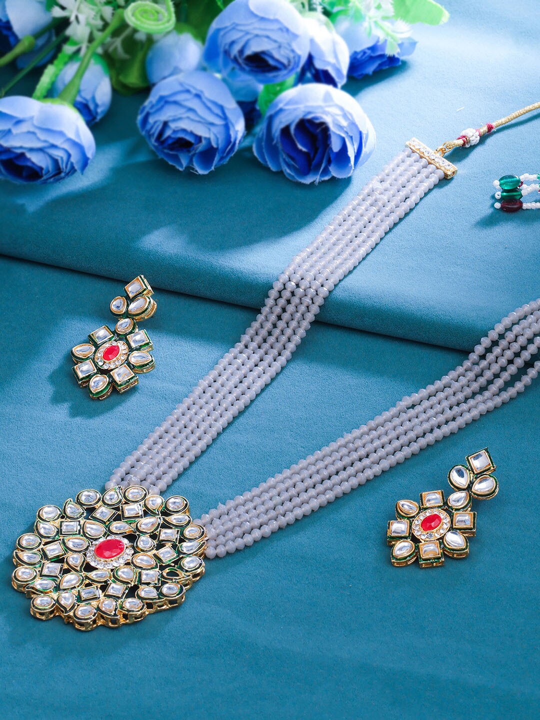 

Sukkhi Gold-Plated Kundan Studded Necklace and Earrings