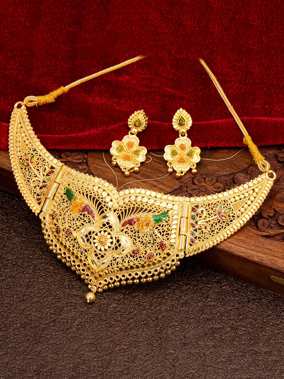 

Sukkhi Gold-Plated Enameled Necklace & Earrings