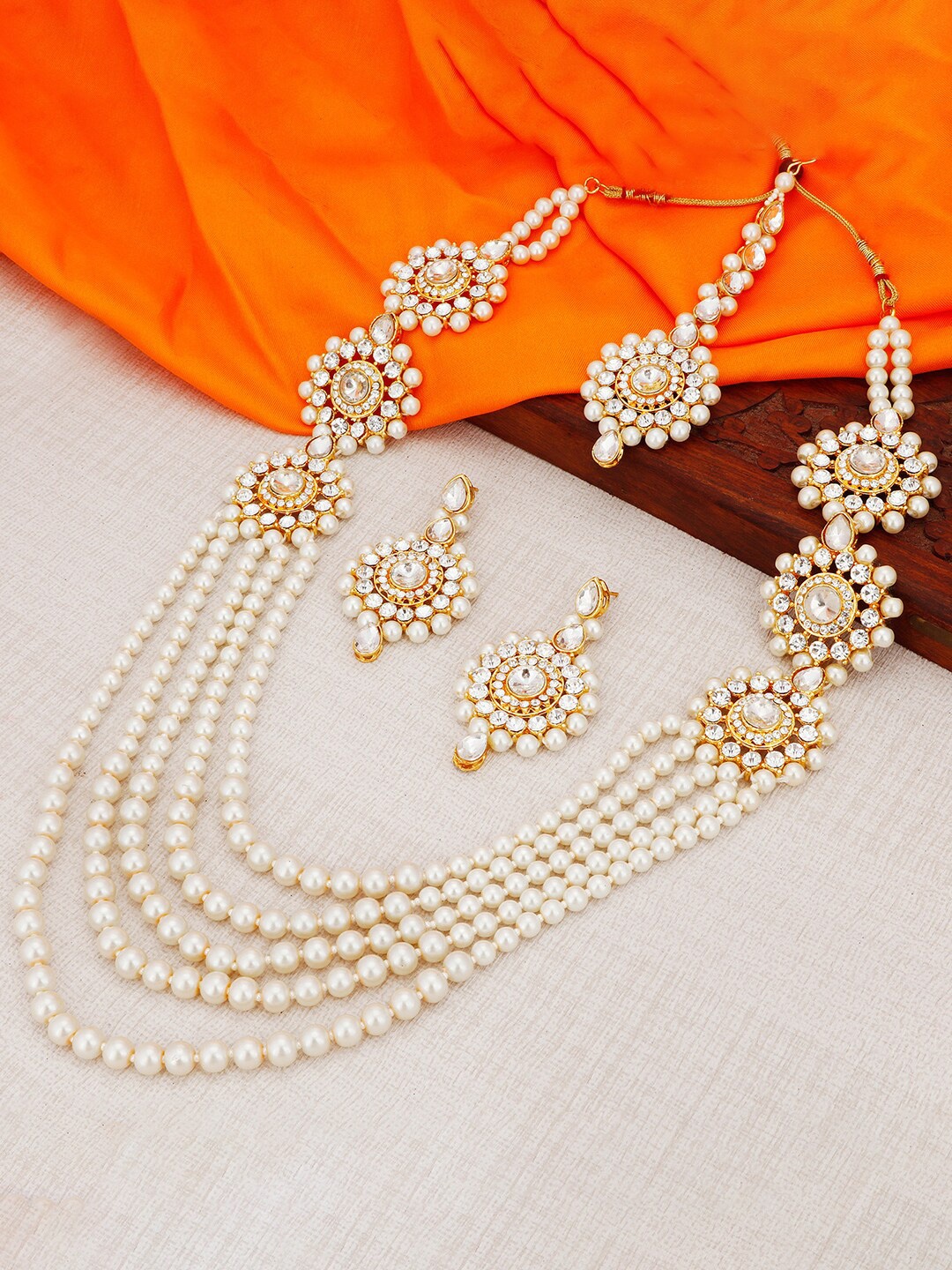 

Sukkhi Gold-Plated Necklace & Earrings With Maang Tika