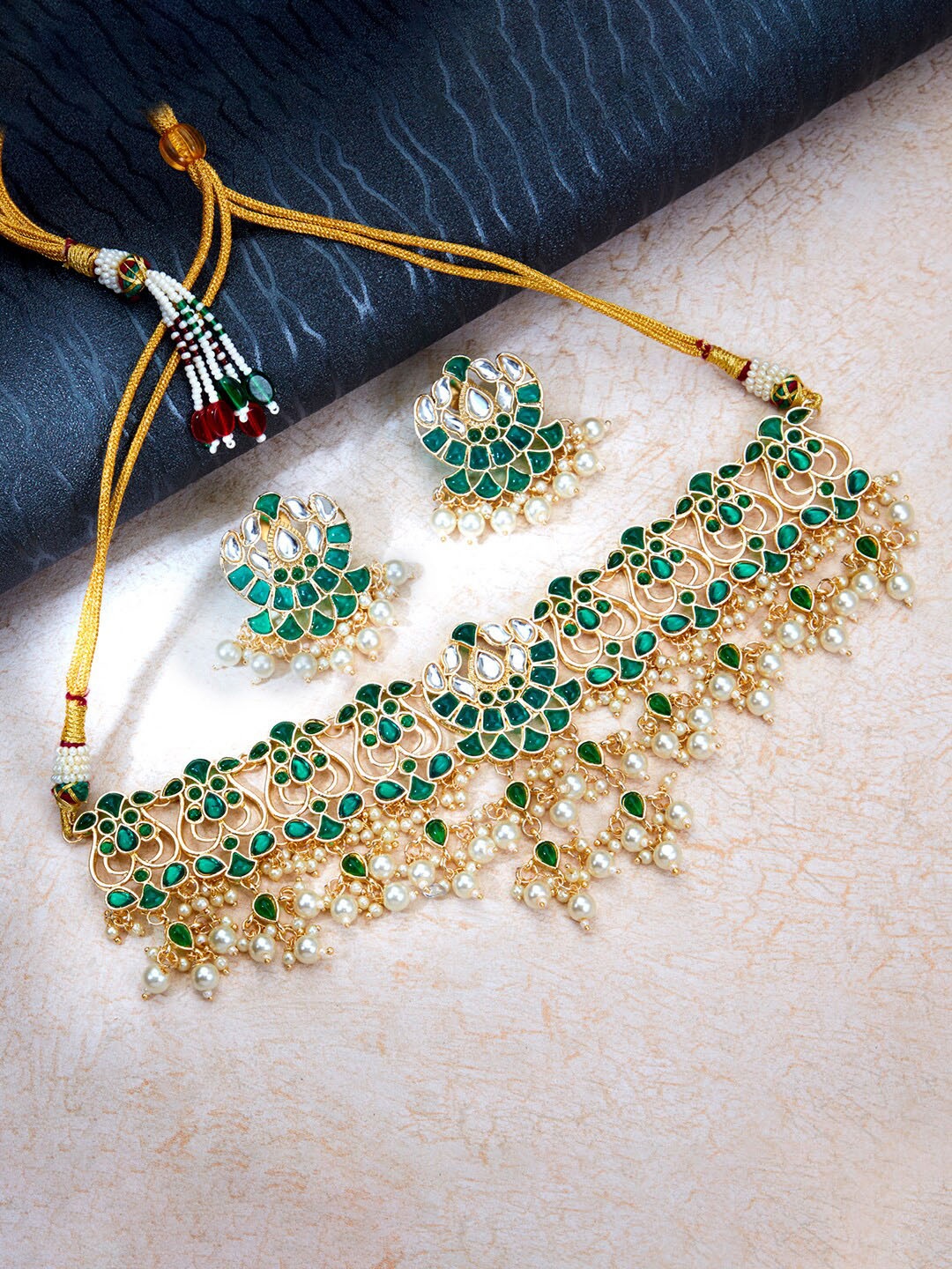 

Sukkhi Gold-Plated Kundan-Studded Drop Necklace & Earrings