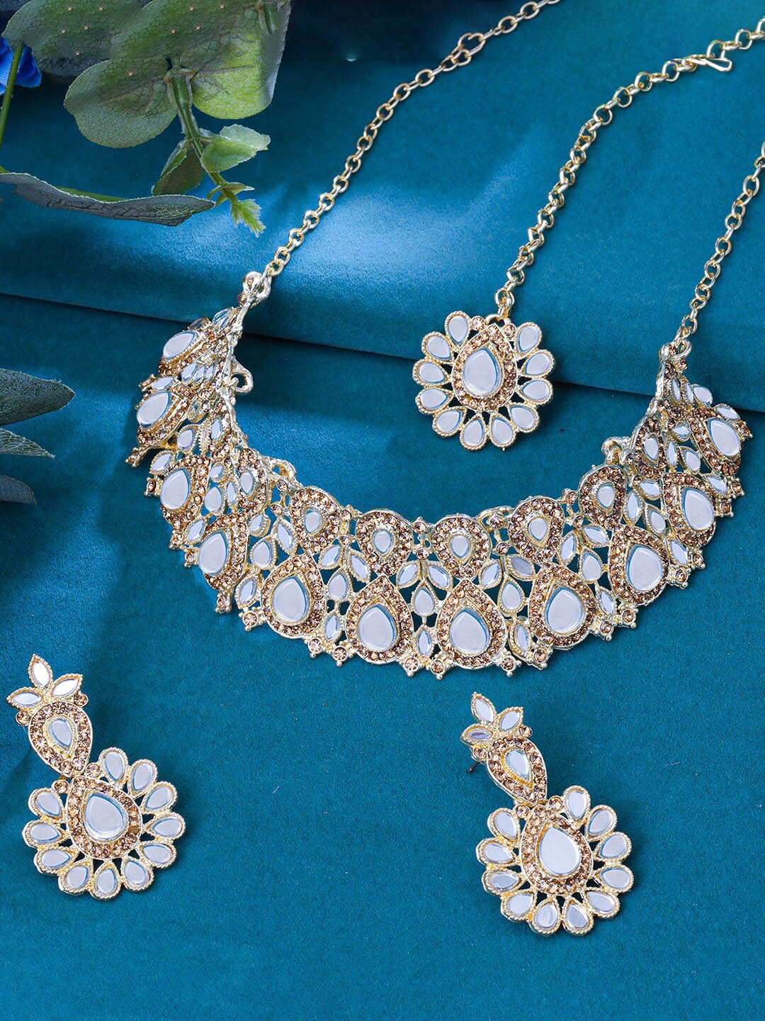 

Sukkhi Gold-Plated Stone-Studded Necklace & Earrings