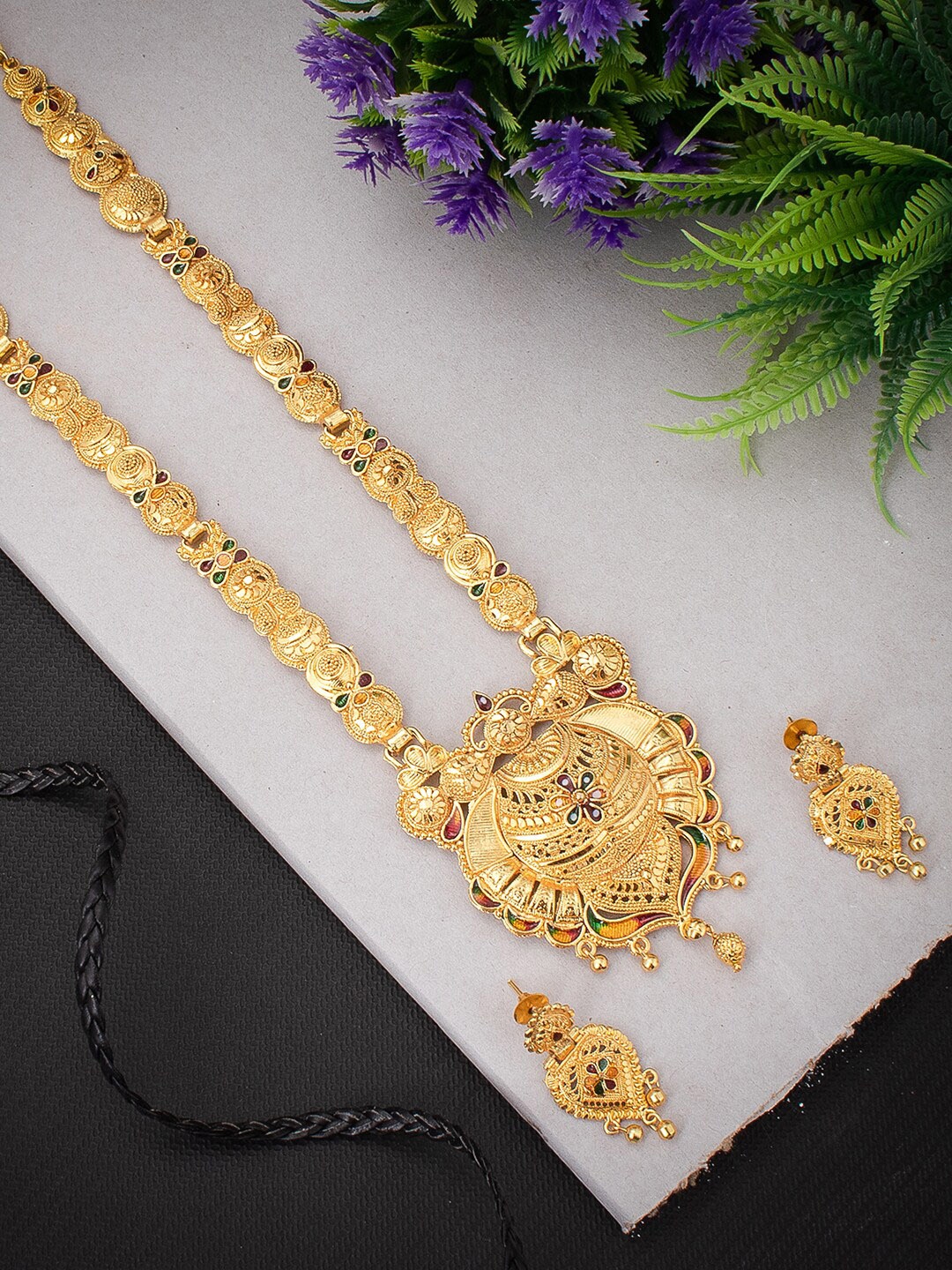 Sukkhi Floral Gold-Plated Stone-Studded Necklace and Earrings Jewellery Set