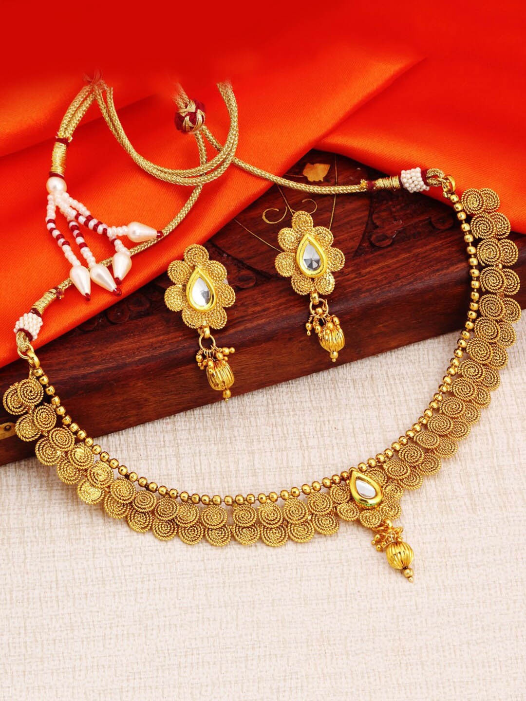 

Sukkhi Gold-Plated Stone-Studded Jewellery Set